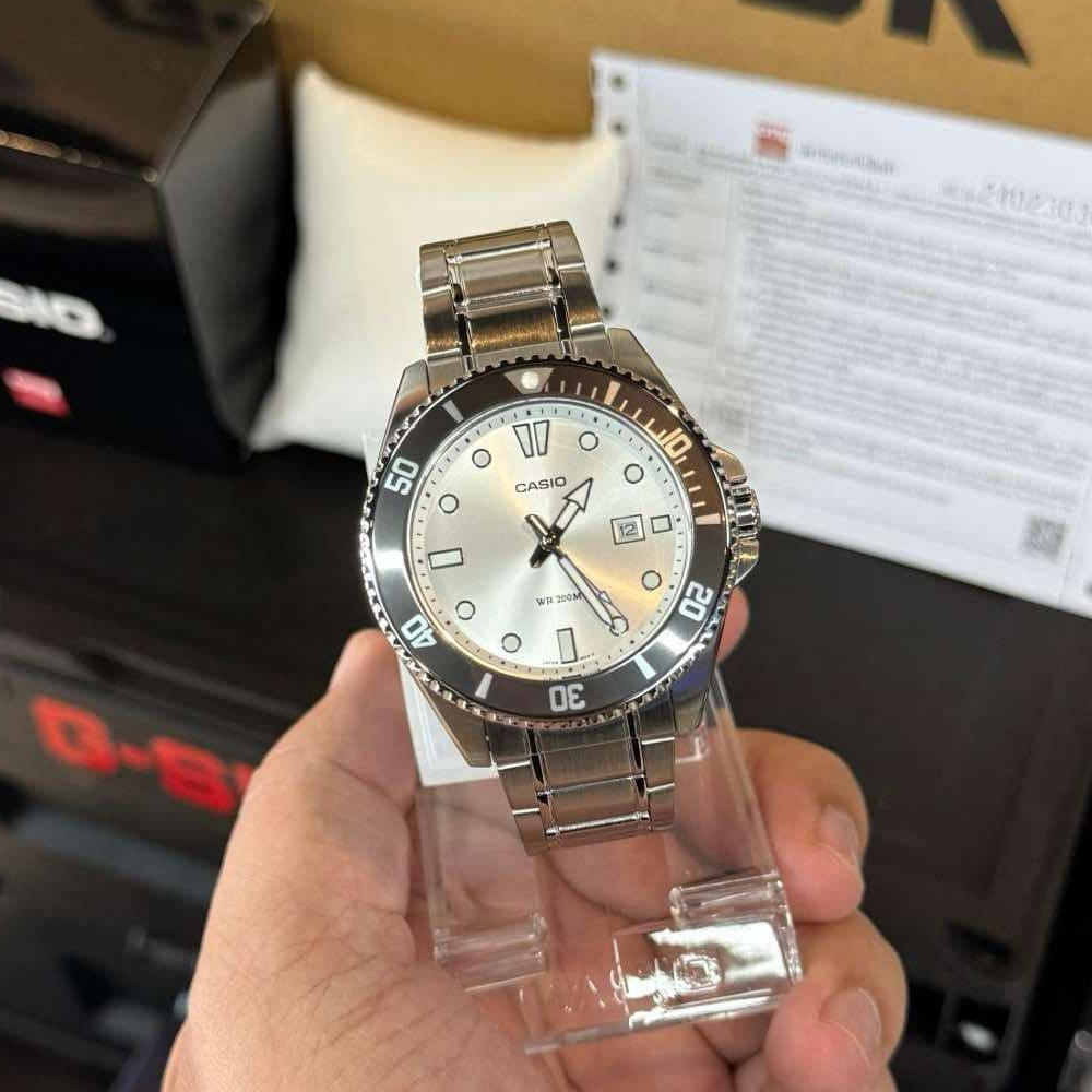 นาฬิกาข้อมือ Casio Standard Men MDV-107D สายแสตนเลส MDV-107D-1A1 MDV-107D-1A3 MDV-107D-1A3 MDV-107D-3A MDV-107D-3A2 MDV-107D-5A MDV-107D-7A MDV-107D-8A