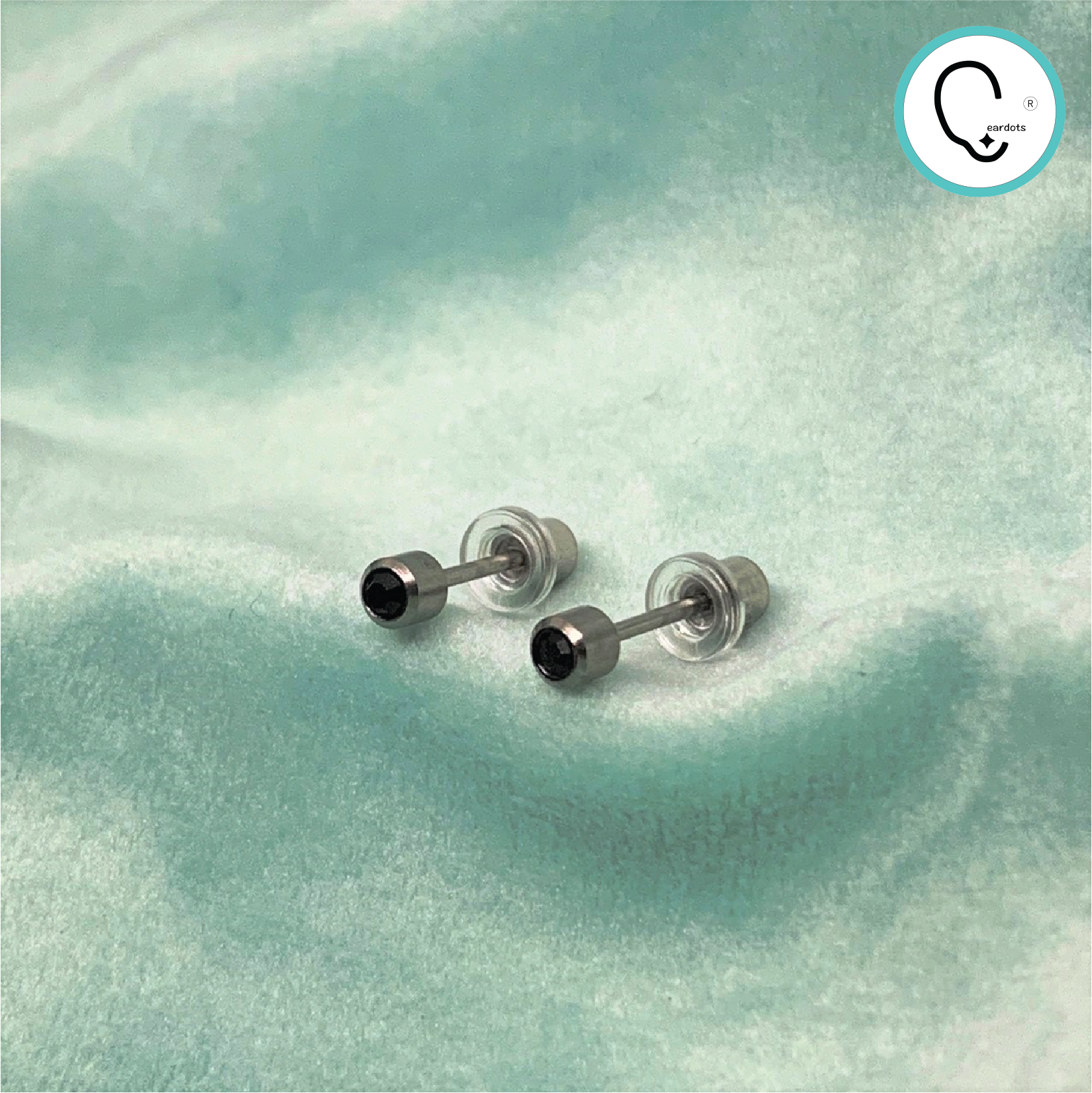 (สำหรับเจาะที่ร้านเท่านั้น)ไทเทเนี่ยม100%แป้นหมวก CZ สีดำ 3mm แพคเกจปลอดเชื้อ ปลอดภัย100%