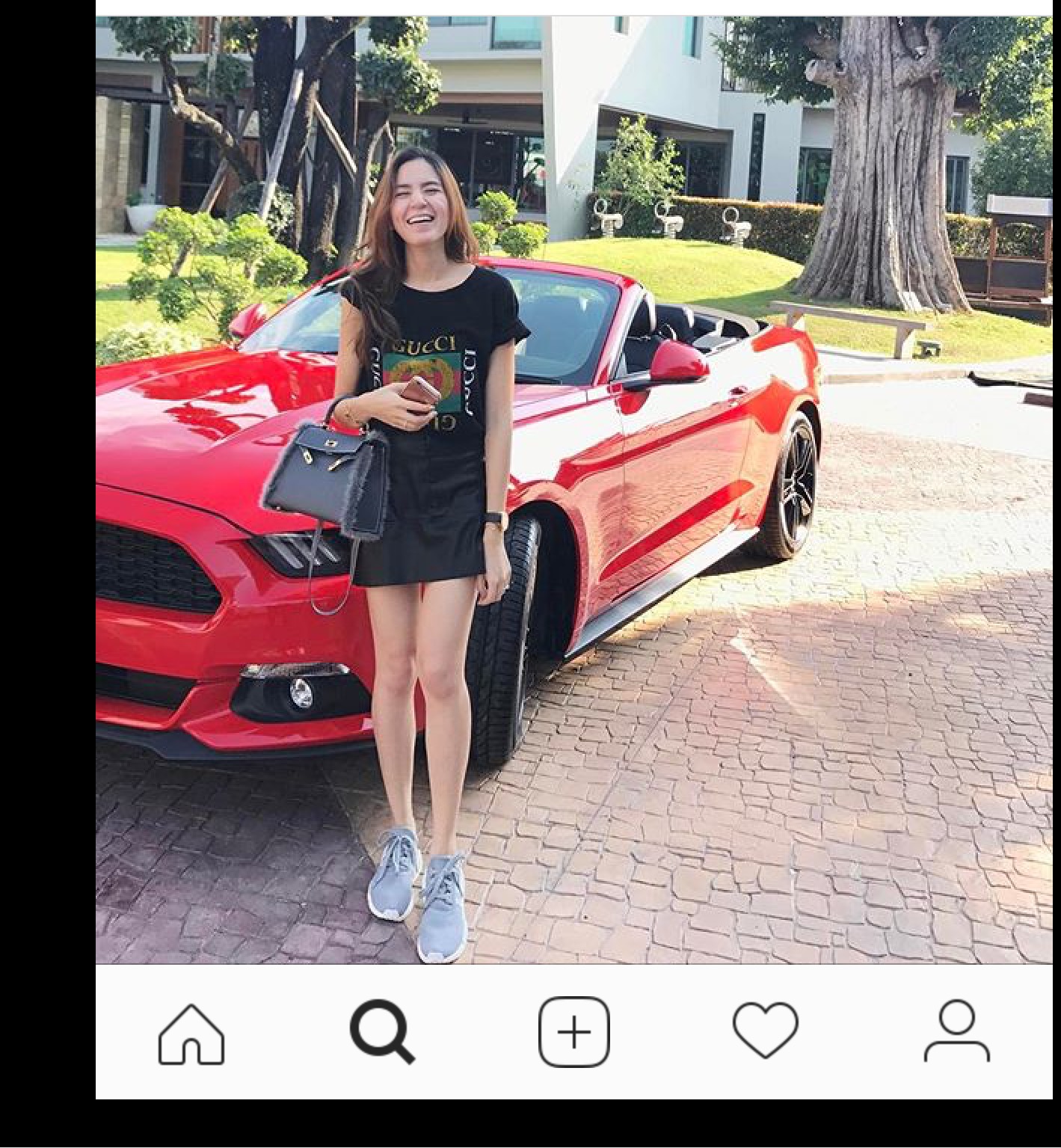 เสื้อยืดลายกุชชี่ แบบคุณดิว คุณพิมพ์ดาว คุณพลอย ใส่ เข่ามาแล้วนะคะ สีและบล๊อคพิมพ์เหมือนshop ลายนี้hit สุดๆ ของแท้เกือบสองหมื่นนะคะ แมตกับยีนส์สั้นยาว ใสๆวัยรุ่นชอบ งานN signature