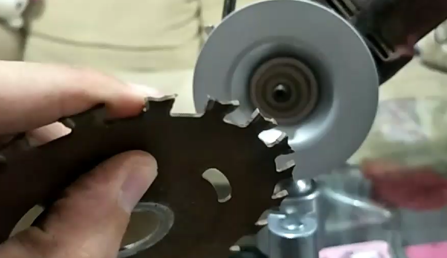 DG04 ใบเจียรเพชรหยาบ เบอ 80 ขนาด 4 นิว้ รูเพลา 16 มิล ใส่กับลูกหมู หรือหินเจียรได้เลย