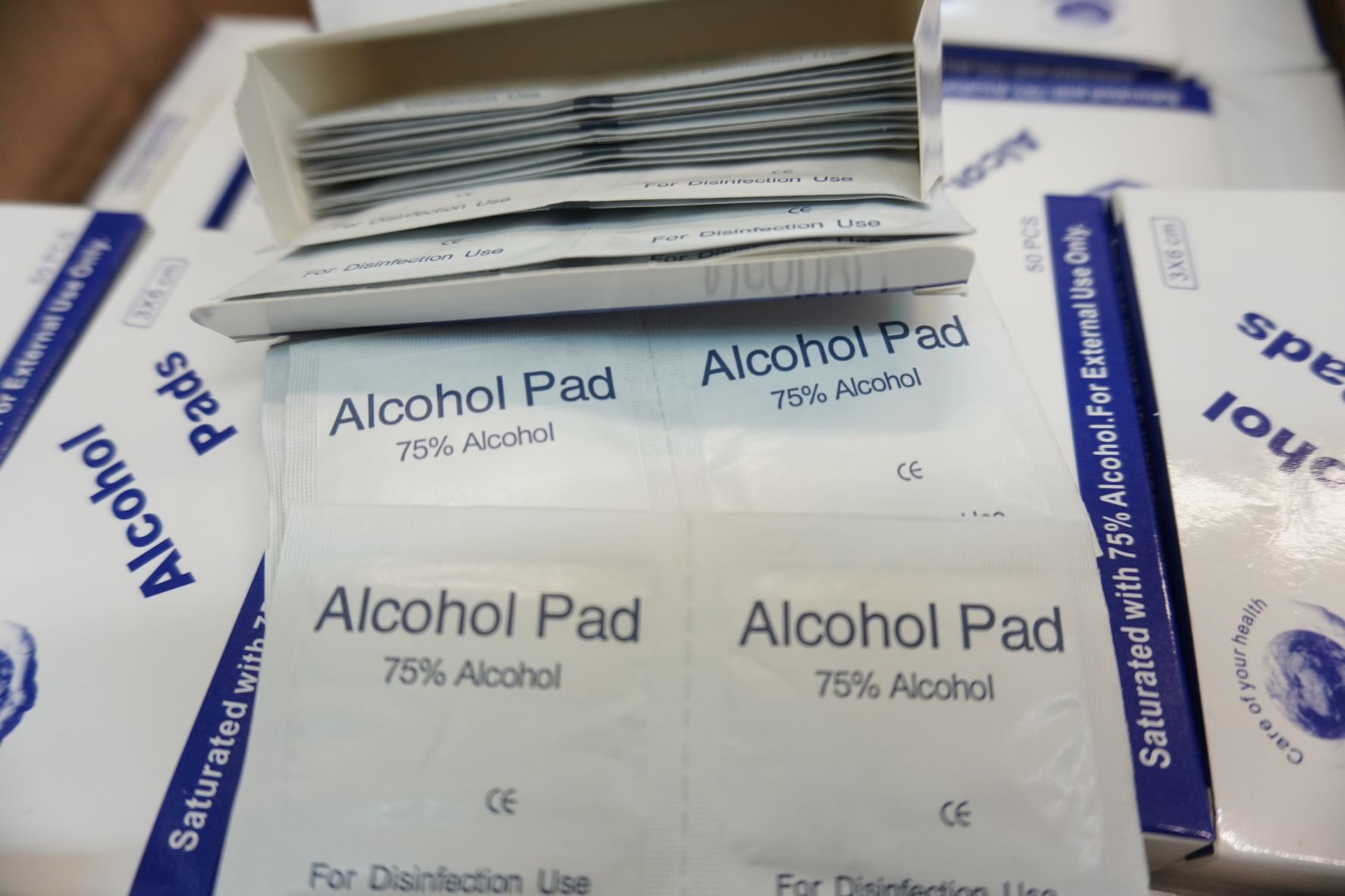 พร้อมส่ง Alcohol pads 75% เช็คฆ่าเชื้อโรค ทำความสะอาด (แอลกอฮอล์พกพา ใช้ครั้งเดียวทิ้ง)