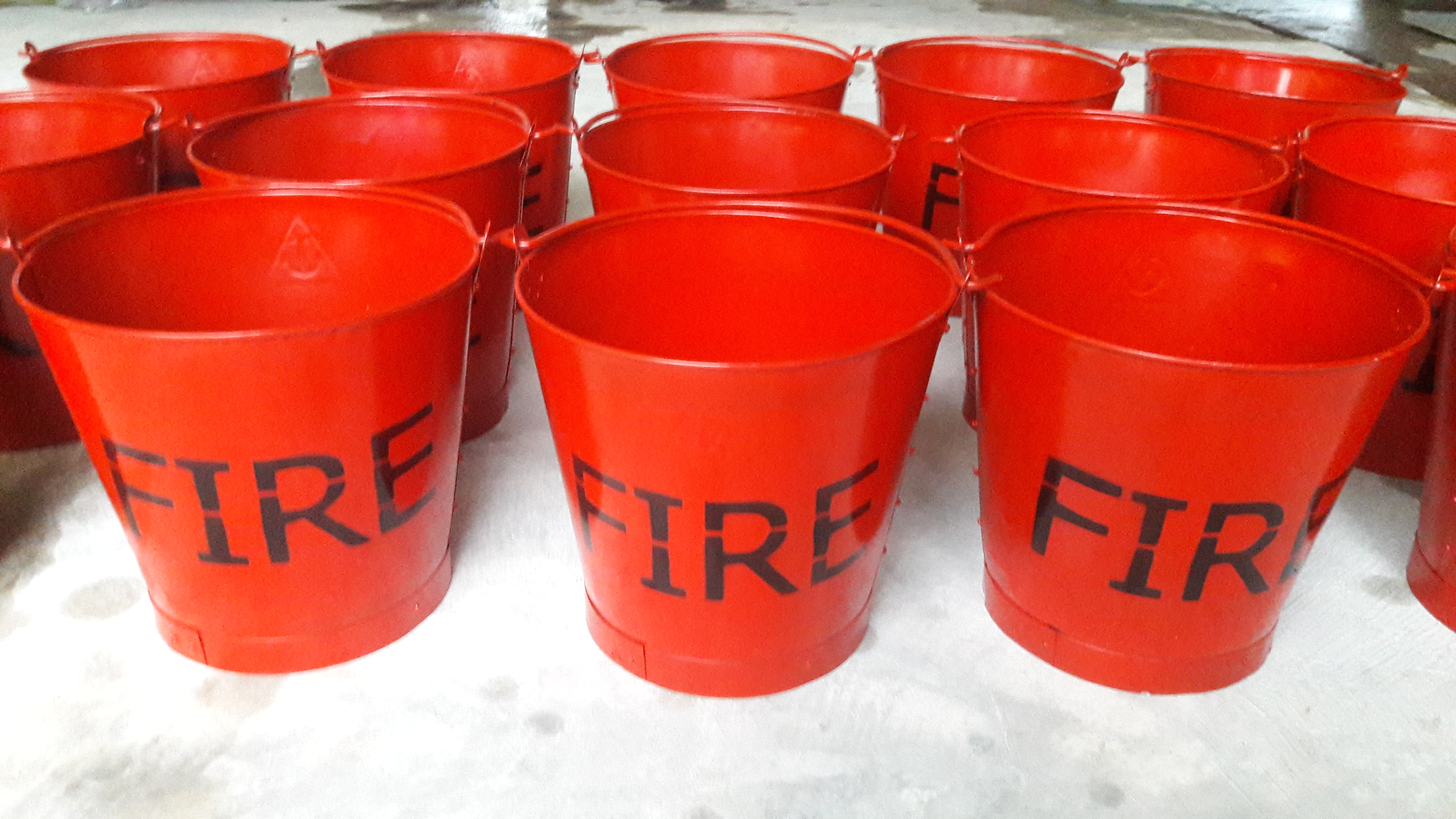 ถังตักทรายดับเพลิง (ฺBucket Fire)