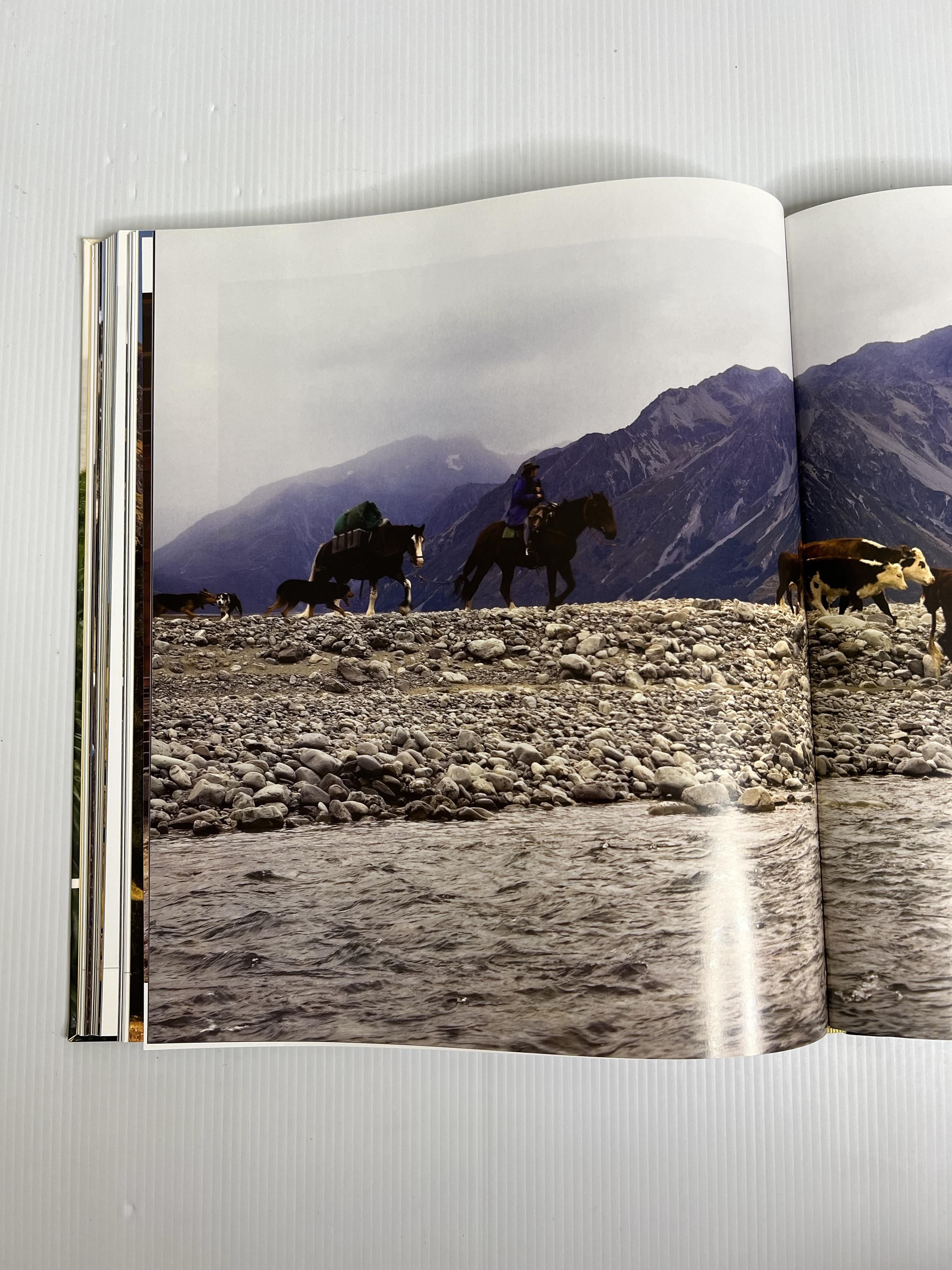 Farm: The Spirit of Rural New Zealand Vaughan Yarwood January 1, 2006 90-99% Softcover