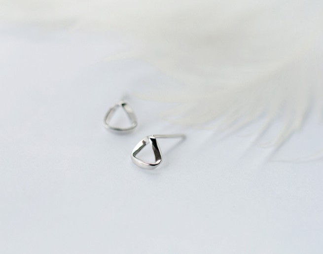 ต่างหูสำหรับผิวแพ้ง่าย เงินแท้ 92.5% Silver u_ES630