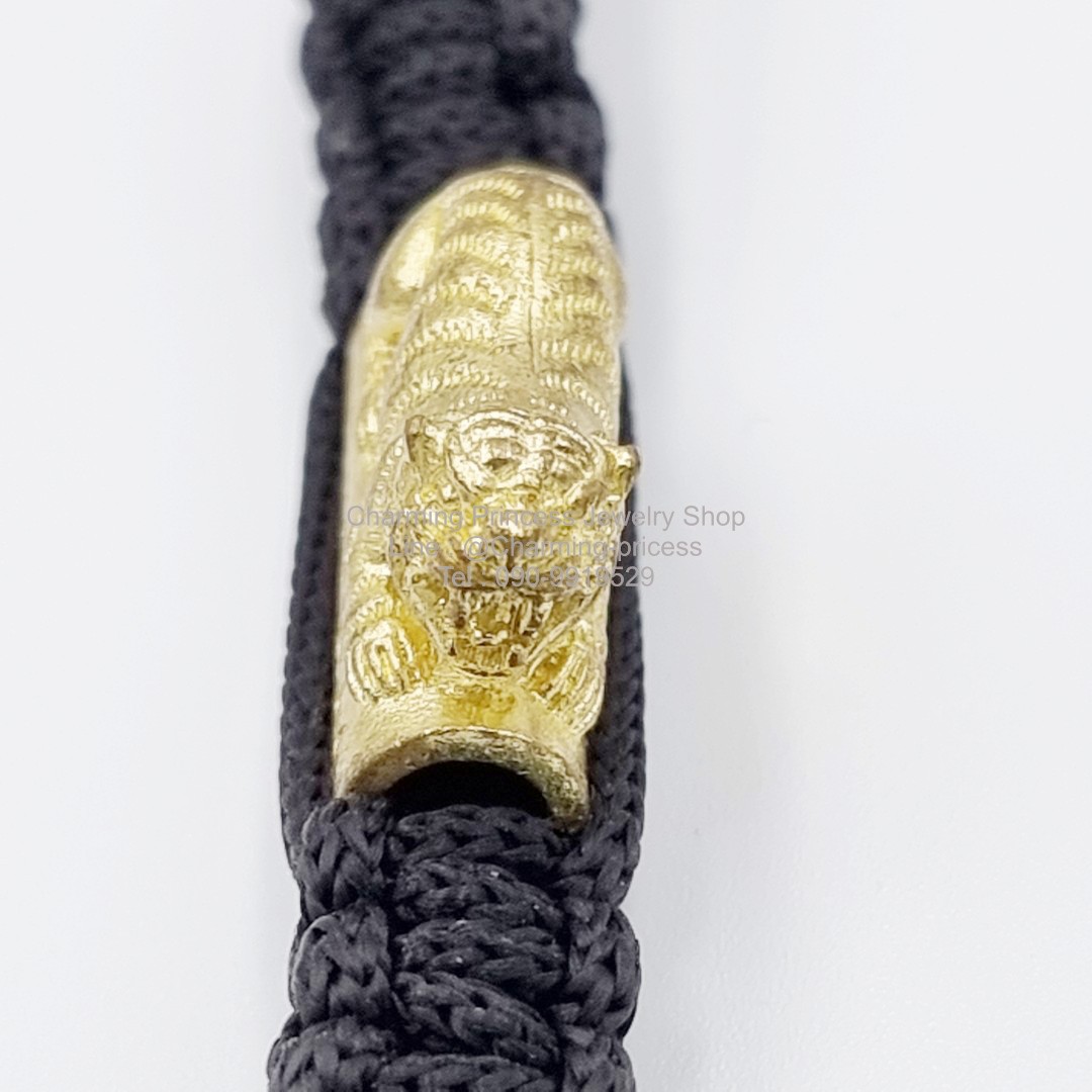 ข้อมือตะกรุดพญาเสือมหาอำนาจ เหมาะกับการติดตัวเพื่อแคล้วคลาด มหาอำนาจ และกำจัดอุปสรรคทั้งปวง หลวงพ่อเปิ่น วัดบางพระ จ นครปฐม
