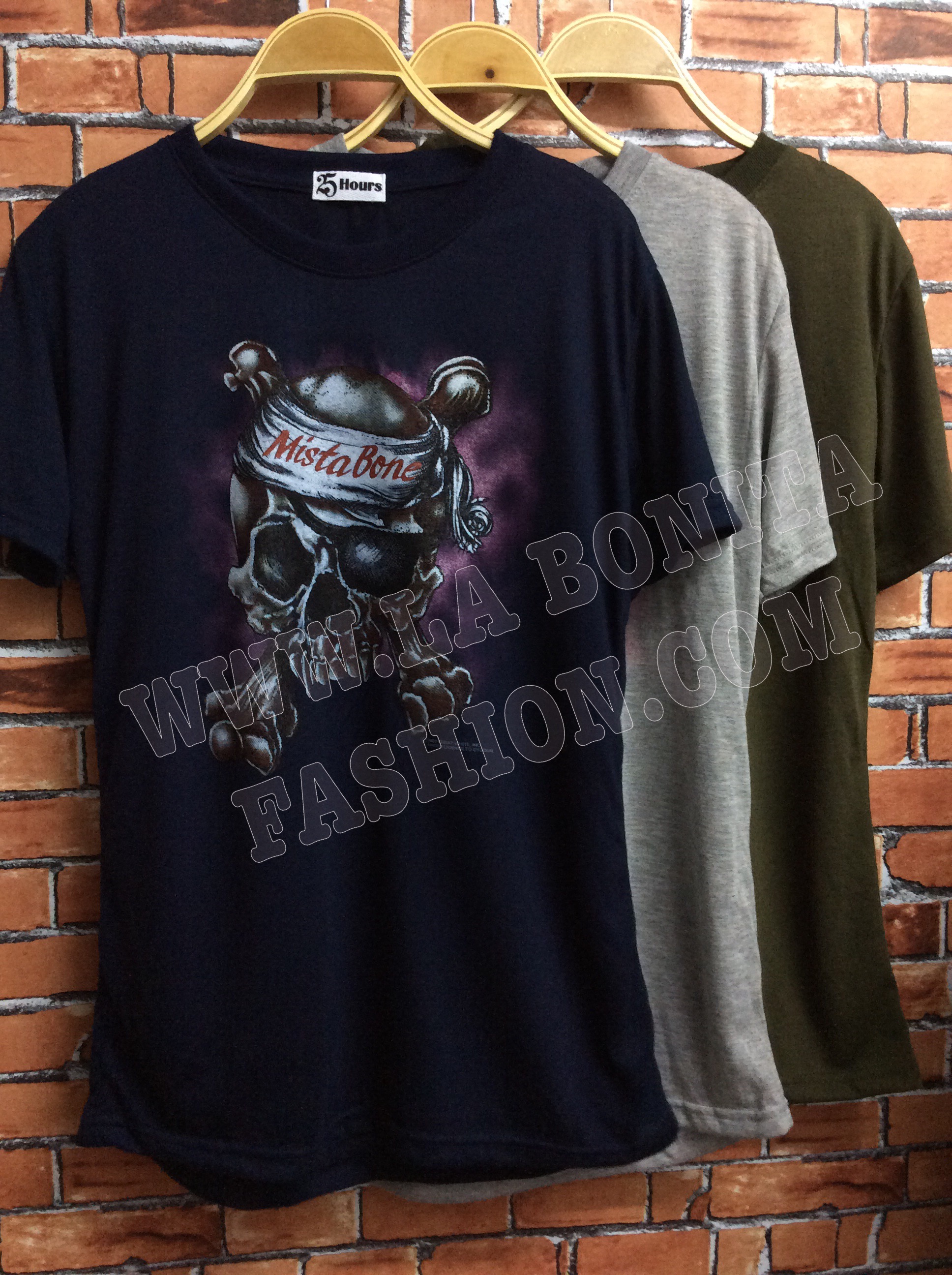 SALE 20% พร้อมส่ง เสื้อยืด สไตล์เดียวกับ Iron Maiden งานสวย สกรีนลายหัวกะโหลกMista Bone ลายเดียวกับคุณ ชมพู่ อารยา เลยค่ะ เสื้อรุ่นนี้งานสวยมากค่ะ ตัดเย็บด้วยผ้ายืดเนื้อนุ่มอย่างดี ผ้ายืดเนื้อบางแต่นุ่มมากใส่สบายค่ะ
