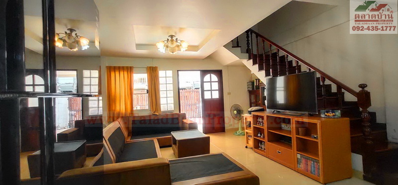 ทาวน์โฮม 3 ชั้น ซ.เรวดี 75 ถ.เลี่ยงเมืองนนทบุรี ต.ตลาดขวัญ อ.เมือง จ.นนทบุรี หลังริม