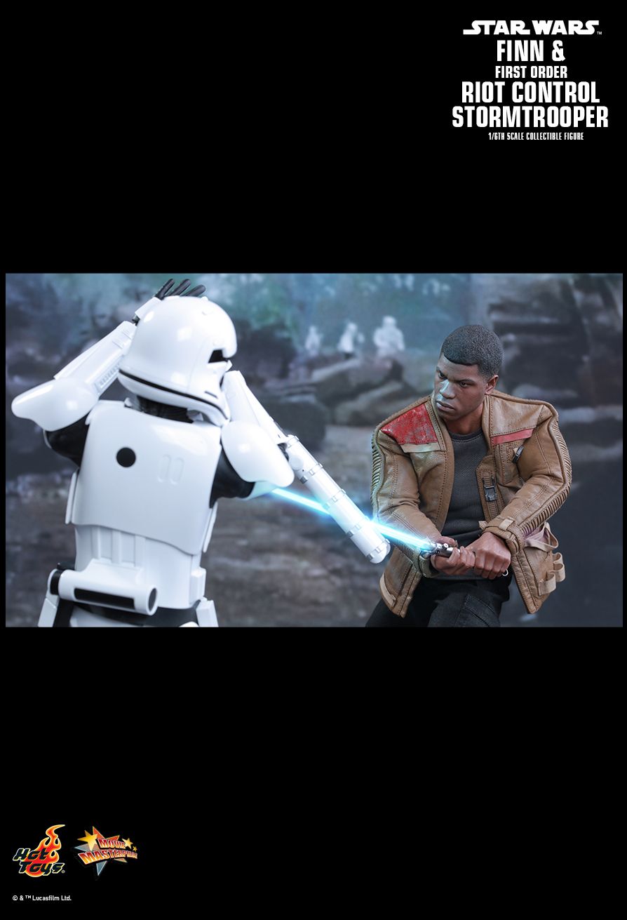 Hot Toys MMS346 STAR WARS: THE FORCE AWAKENS - FINN & STORMTROOPER