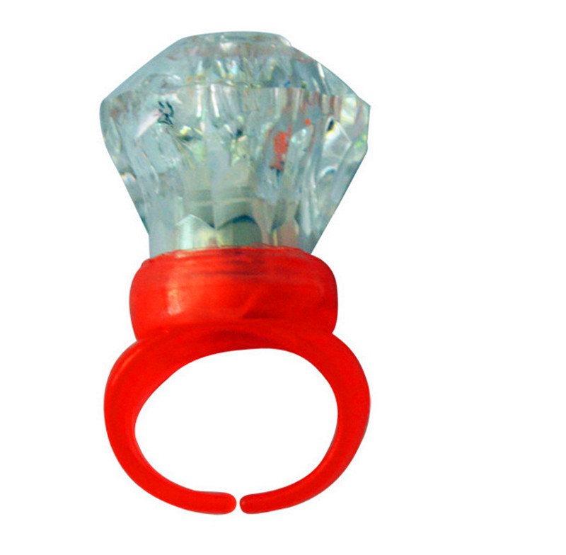 แหวนเพชรมีไฟ LED กระพริบ