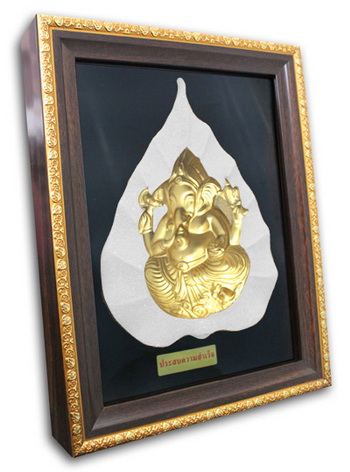 พระมองตาม ศิลปะหินทราย พระพิฆเนศ พระหันหน้าได้ ทรายสีขาว ขนาด Size 21x27x5 cm. Price ราคา 1,600 บาท.