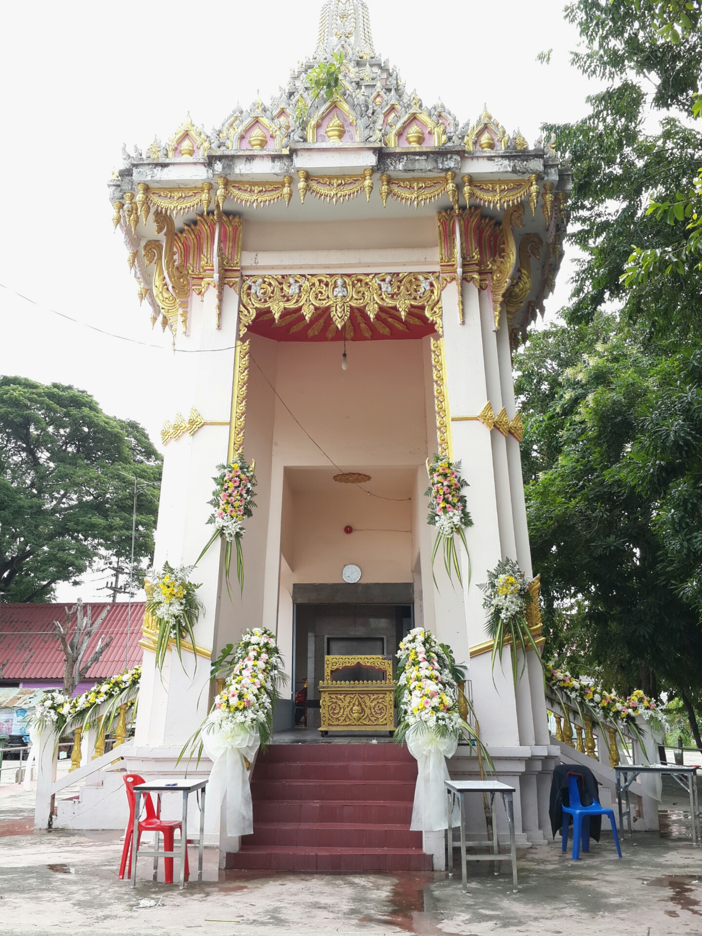 ดอกไม้หน้าเมรุ