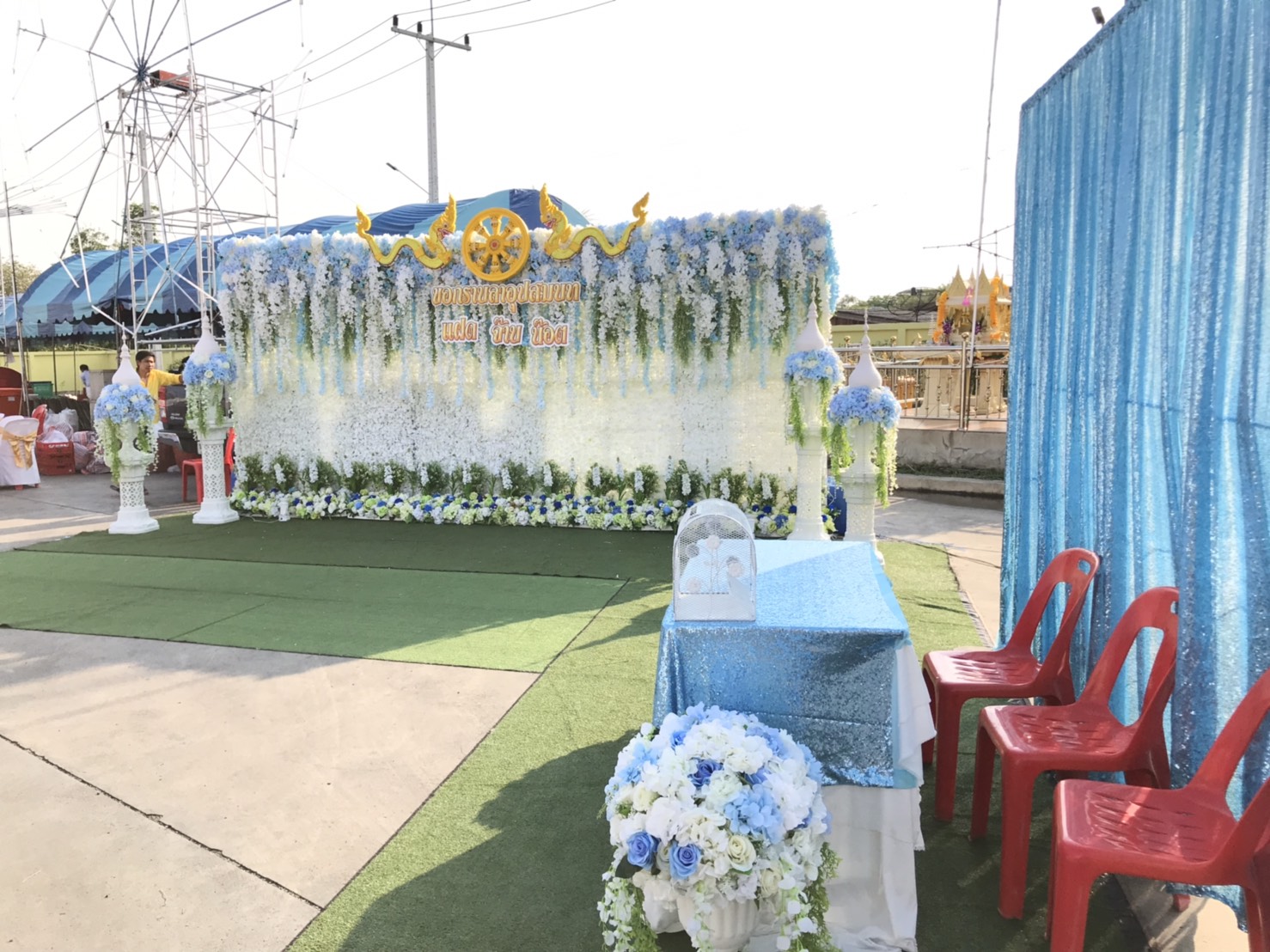 ฉากถ่ายรูปงานบวช ธีมงานขาวฟ้า