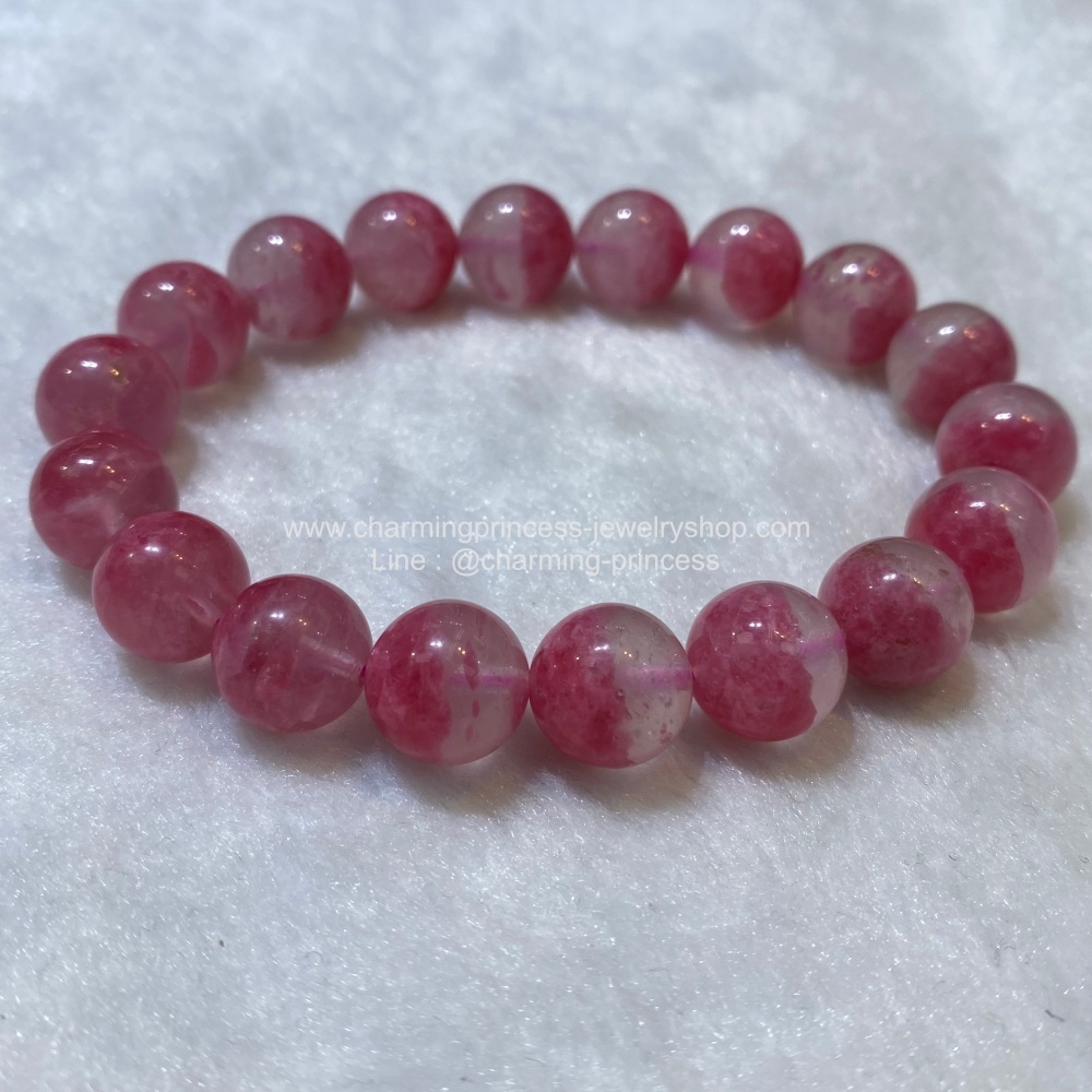 Rhodonite with Quartz โรโดไนต์ ในเนื้อควอทซ์ 11 mm สวยงามไม่เหมือนใคร ริ้วสวยมาก เพิ่มพลังด้านอารมณ์ความรู้สึกให้เข้าใจและรักตัวเองมากขึ้น ช่วยให้เห็นคุณค่าของตัวเอง ช่วยบรรเทาอาการอกหักรักเป็นพิษ เสริมความรัก ความสงบ