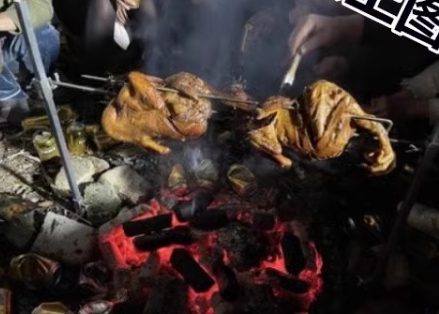 MO49 เครื่องหมุนปิ้งไก่ หมู พกพา ใช้ไฟ USB จาก พาวเวอแบงค์ได้ สำหรับ แคมป์ปิ้ง