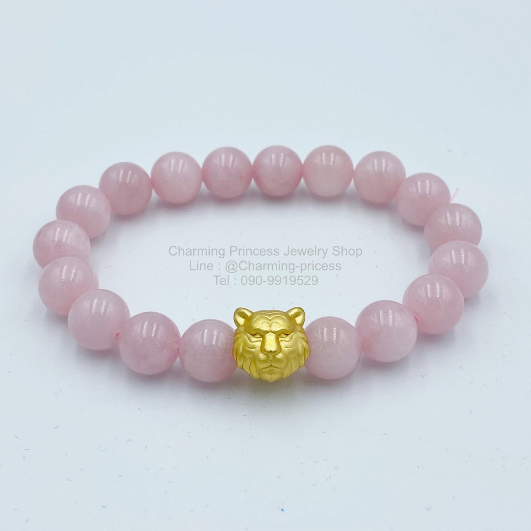 Rose Quartz Madagascar โรสควอตซ์ มาดากัสการ์ 10 มม ประดับ ตัวคั่นสิงโต มีลักษณะของความเป็นเจ้าเป็นผู้นำที่มีพลังอำนาจ ช่วยเรียกโชคลาภ เหมาะสำหรับเป็นของขวัญให้ผู้บังคับบัญชา หรือเจ้าของกิจการ 925 Lion Bead