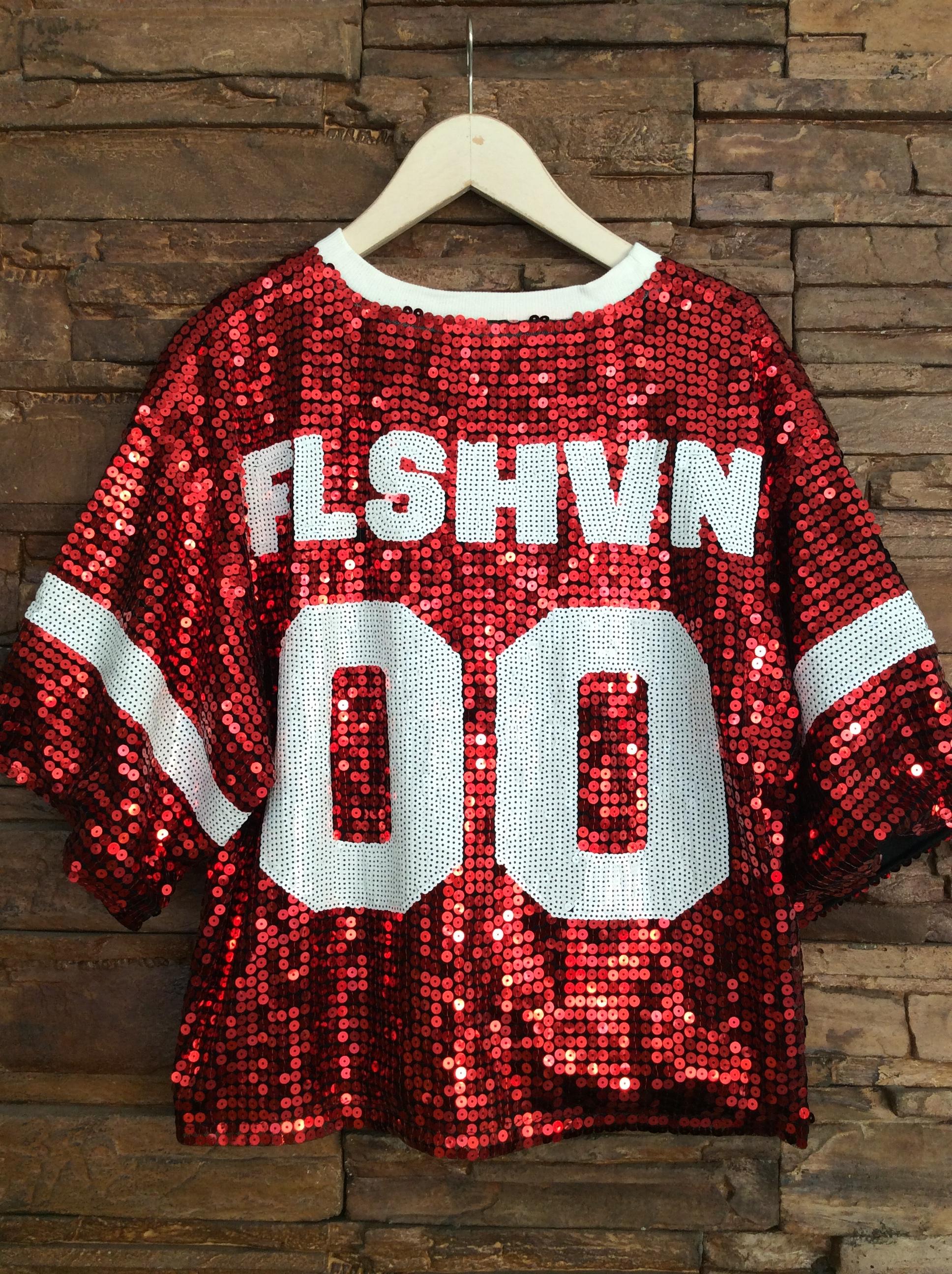 KOREA ITEM COCA COLA TOP สินค้าพร้อมส่งจร้า ห้ามพลาดเลยน่ะค่ะสาวๆ สำหรับเสื้อรุ่นนี้ แม่ค้าช๊อปปชอบ เสื้อวิ๊ง Coca Cola งานปักแน่นๆ ปราณีตสุดเลยจร้า แมทซ์กับ อะไรก็เริสคร้า แม่ค้าการันตรีเลยยย เหมาะกับสาวๆทุกไซค์เลย น่ะค่ะ