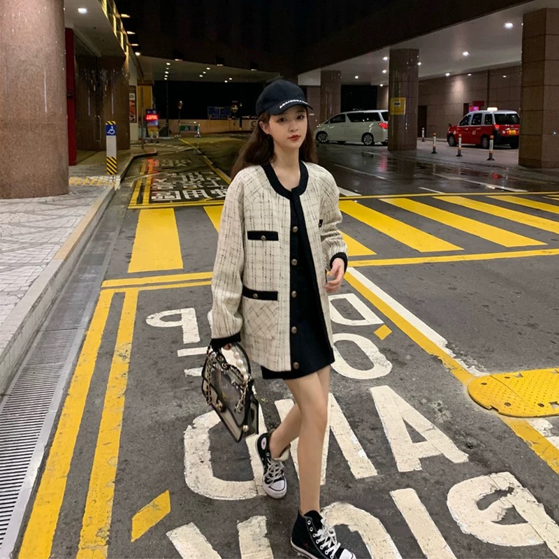 เสื้อคลุมยาว ผ้าทวีตชาแนล (ร้านเราเป็นผ้าTweetนะคะ ใช่ผ้าไหมพรมที่ขายกัน 2-300 นะคะ
