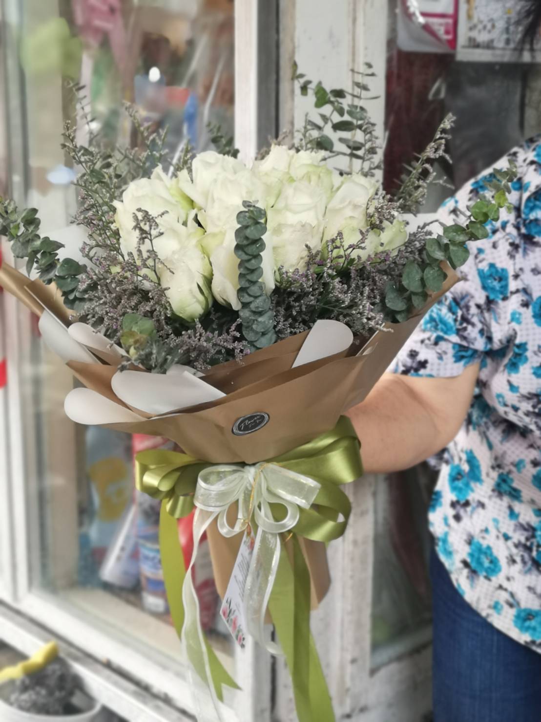 ช่อดอกกุหลาบสีขาว ง้อคืนดีแฟน