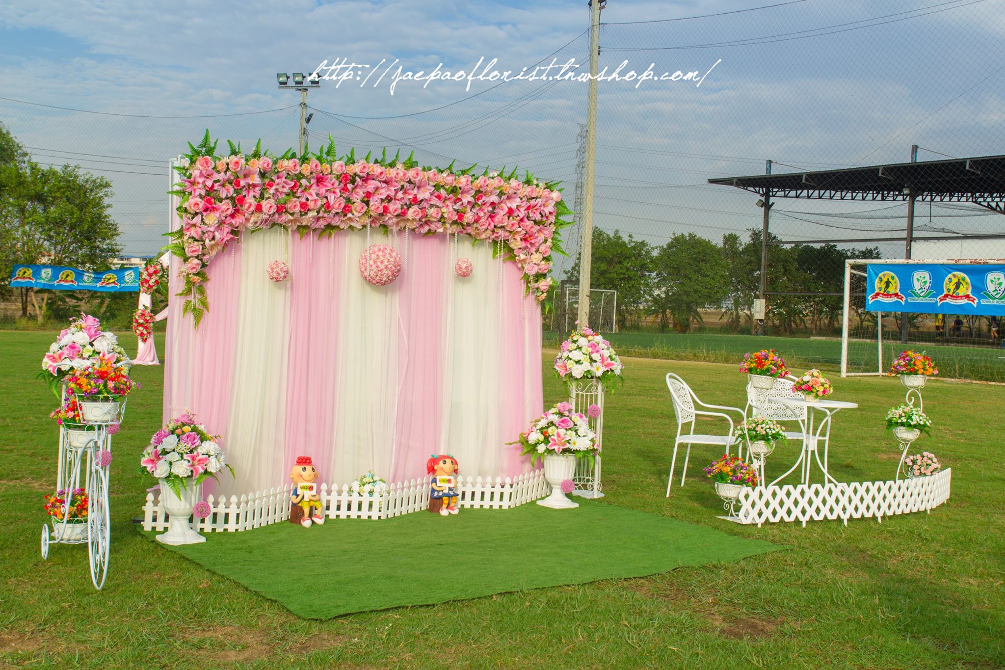ซุ้มถ่ายภาพงานแต่ง ดอกไม้แห้ง ธีมชมพู
