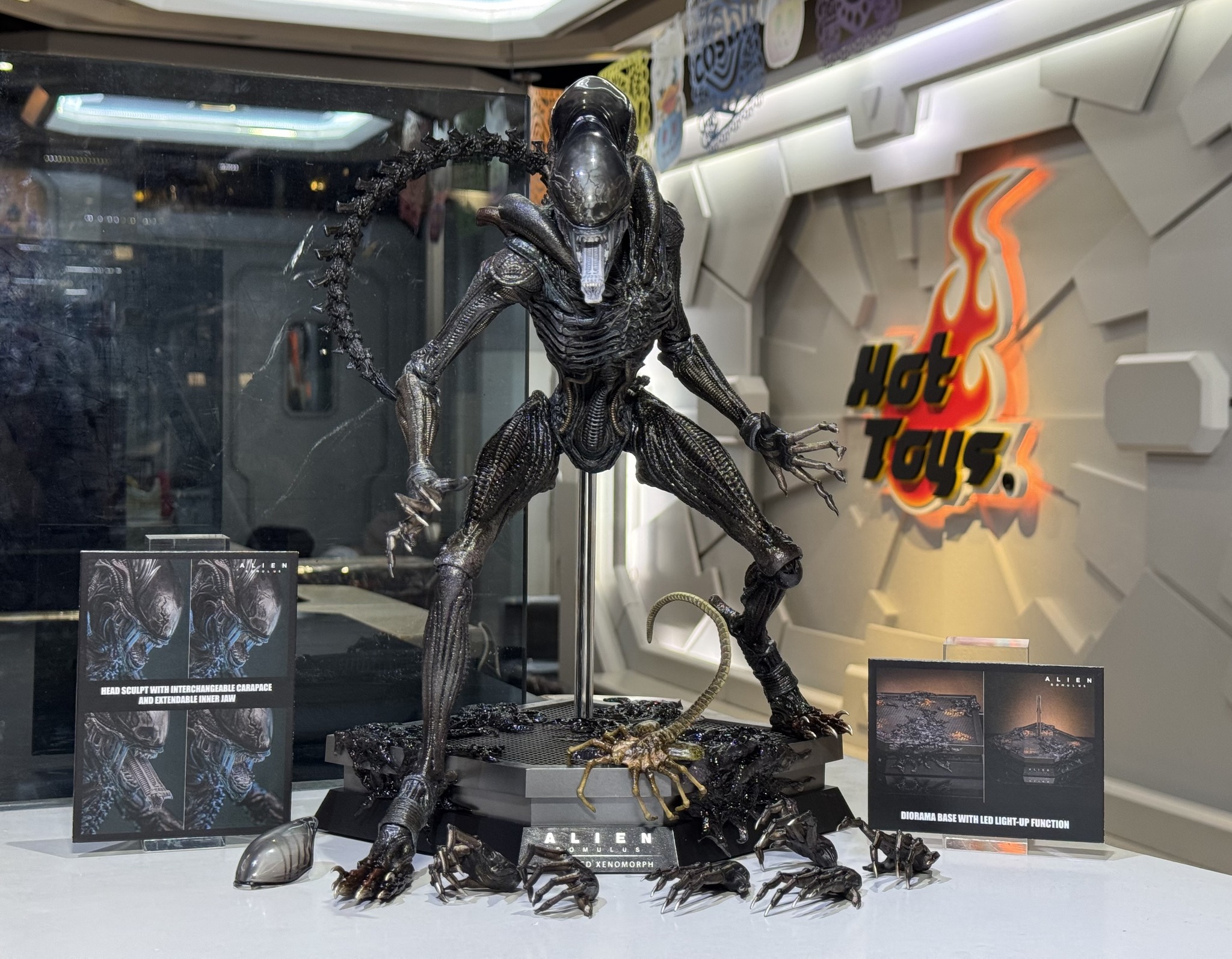 Hot Toys MMS784 Alien: Romulus - Scorched Xenomorph
