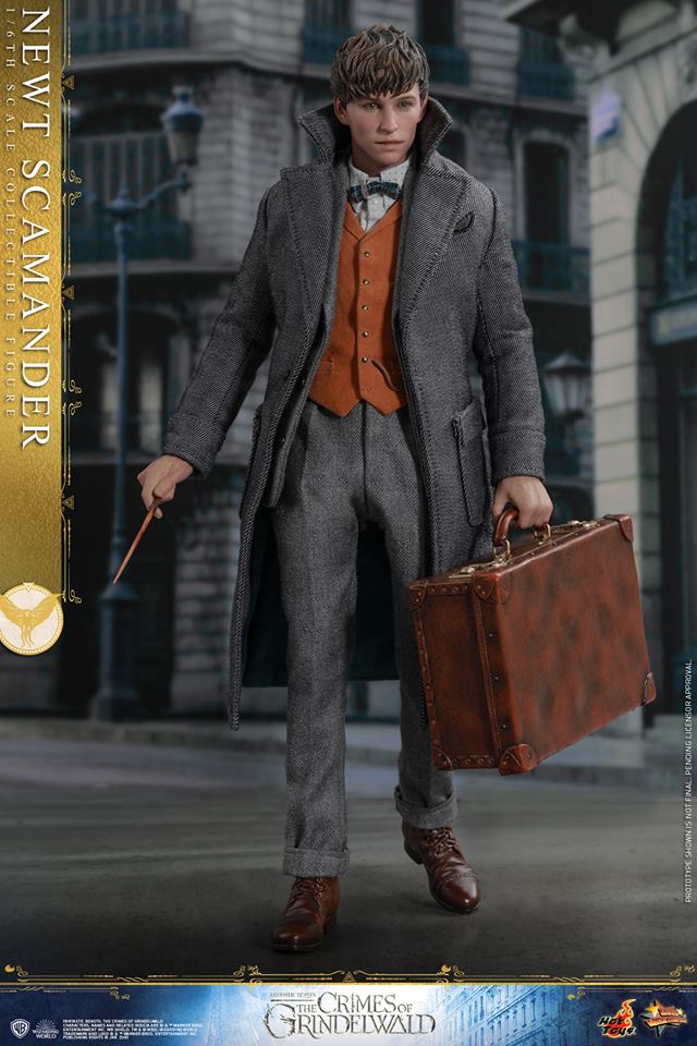 Hot Toys MMS512B FANTASTIC BEASTS: THE CRIMES OF GRINDELWALD - NEWT SCAMANDER (SE)