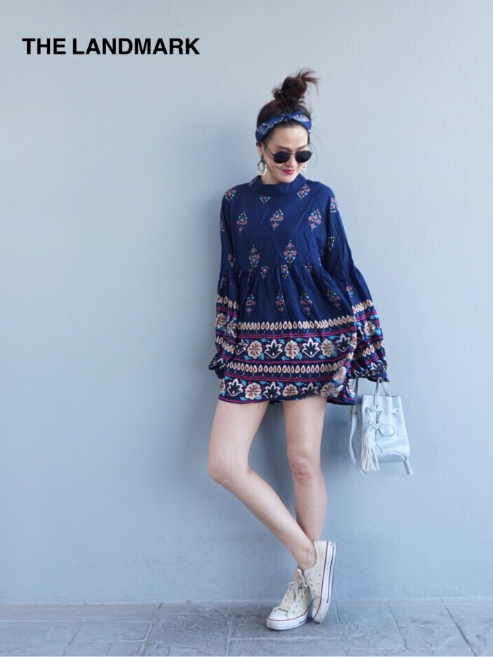 เดรสสั้นผ้าสปันเล่นเชิงผ้าเก๋ๆที่แขนกับช่ายกระโปรงผ้านิ่มใส่สบาย บอกเลยทรงนี้ใส่ได้2ด้านเลยจร้า ใส่แบบไหนก็เริ่ดนะคร้า