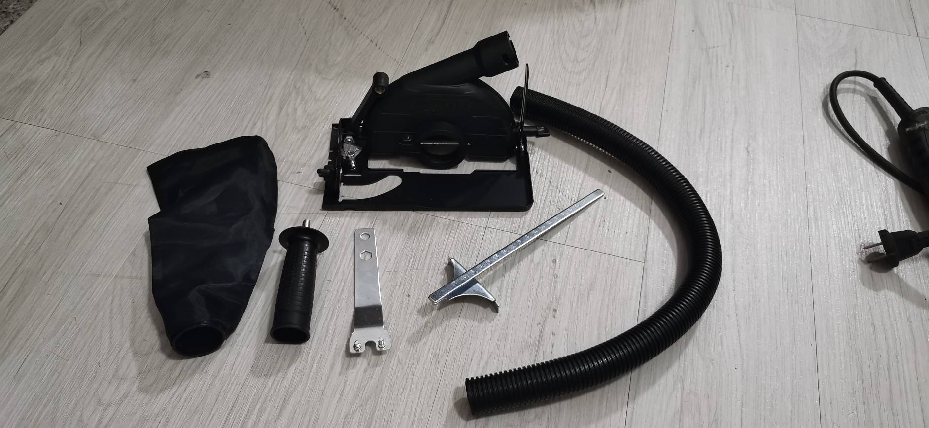 GA06 ชุดแปลงหินเจียร 4 นิ้ว เป็นเครื่องเลื่อยวงเดือนพร้อม สาย+ถุงสำหรับต่อเครื่องดูดฝุ่น