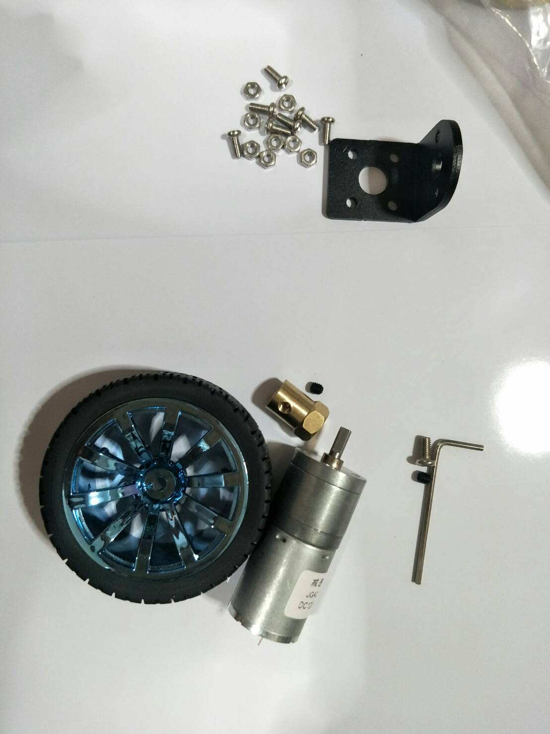 MO05 ชุดมอเตอร์เกียร์ 12V DC พร้อมล้อ สำหรับ DIY