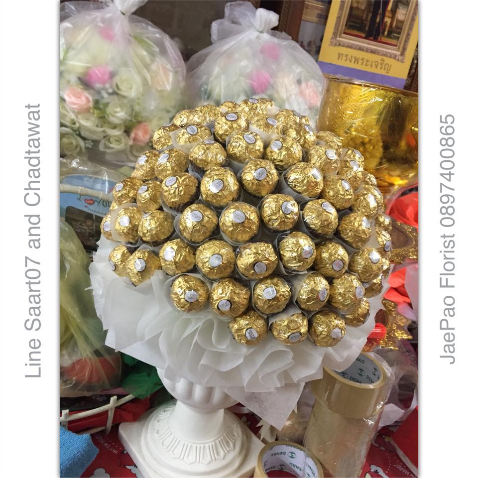 ช่อเฟอเรโร่ (Ferrero Rocher) 99 ลูก