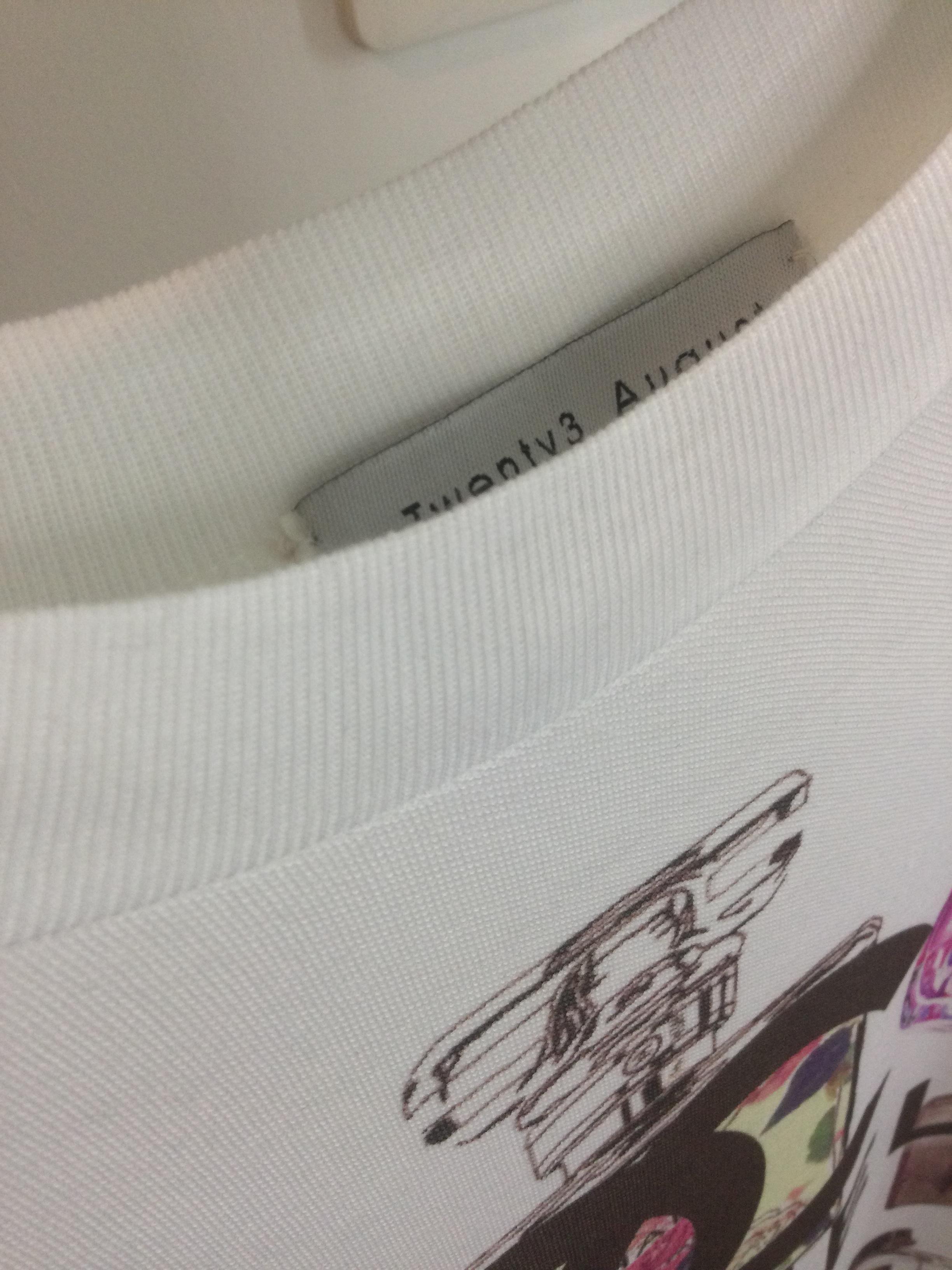 เดรสสั้นแขนกุดทรงA สกรีนลายขวดน้ำหอมCHANEL สวยหวานสไตล์คุณหนู