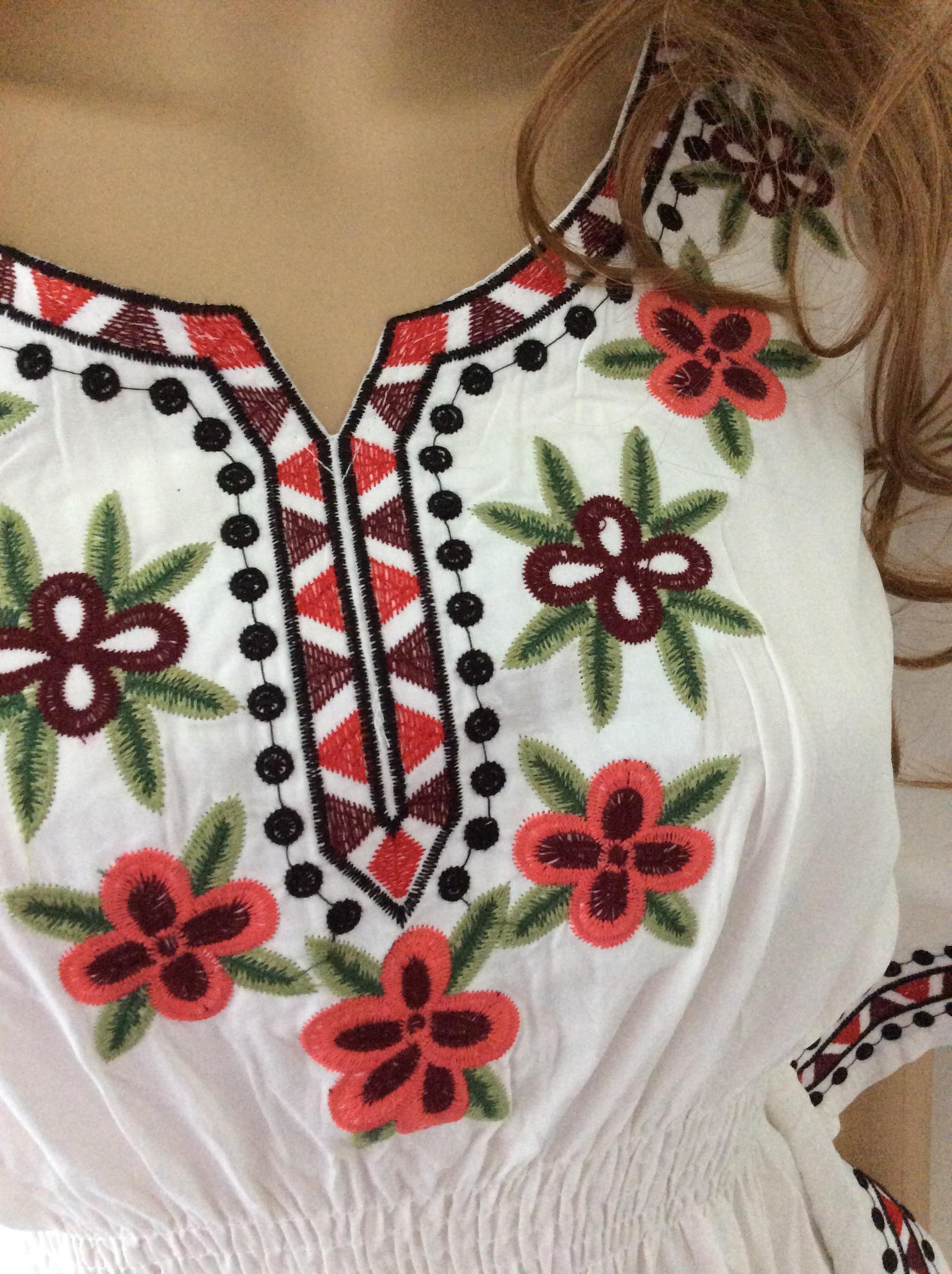 เสื้อ เดรสโบฮีเมียนปักลายดอกไม้