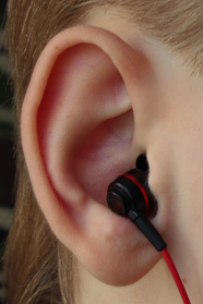 ขาย หูฟัง Soundmagic ES18 สีสันจิ้ดจ้าดถูกใจวัยรุ่น เบสลงลึกหนักหน่วงสะใจ ใส่สบาย น้ำหนักเบา ไม่เจ็บหู หูฟังระดับคุณภาพเยี่ยม !