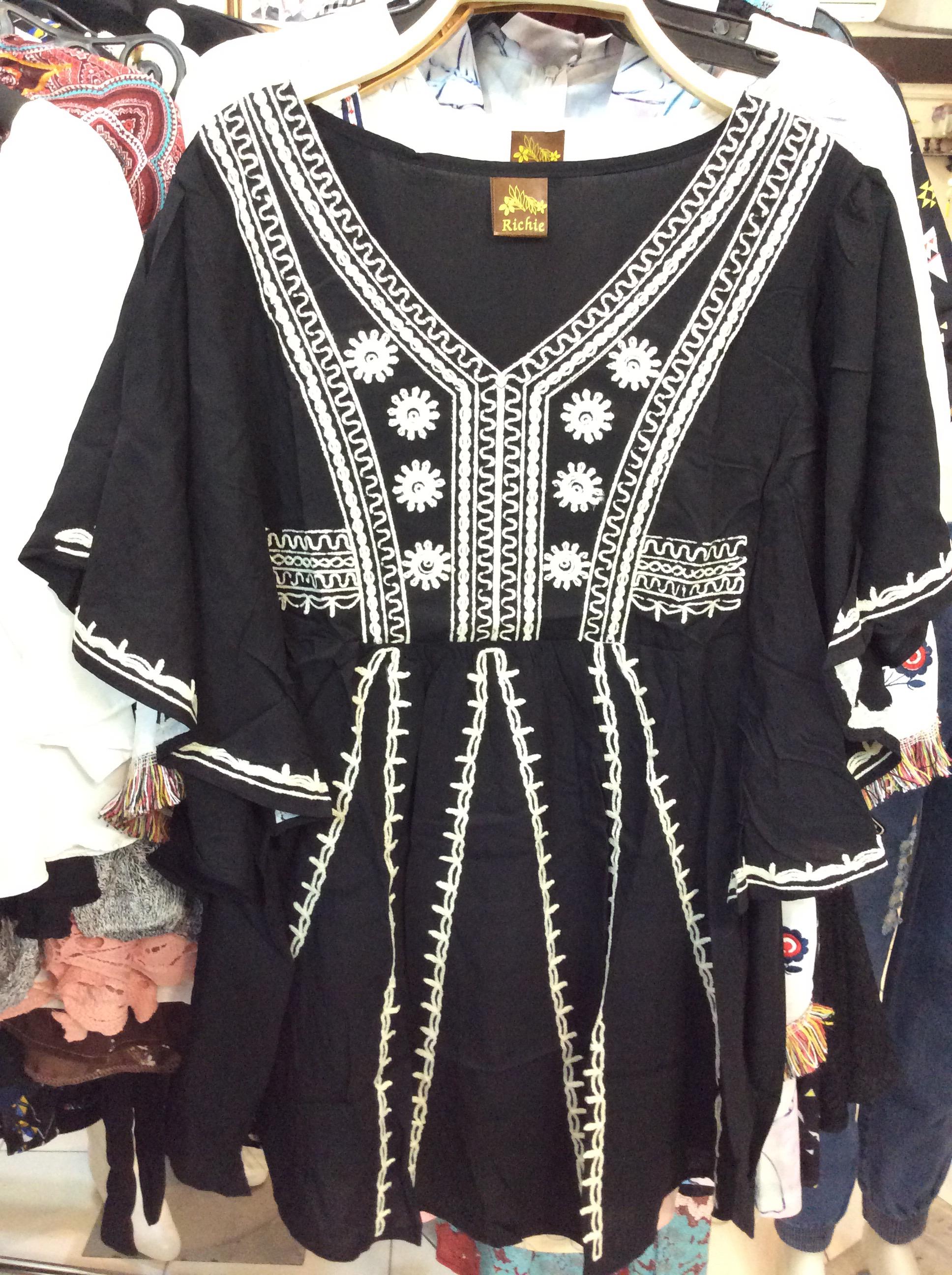 พร้อมส่ง เสื้อกึ่งมินิเดรส โบฮีเมียน ปักเย็บลวดลายสวยๆ ลายนี้ฮิตตลอดกาลค่ะ ใส่สวยได้ตลอดๆไม่มีเอ้าท์ค่ะ