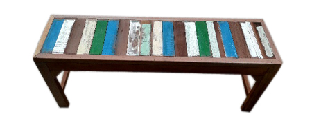 ม้านั่งยาวไม้เก่า