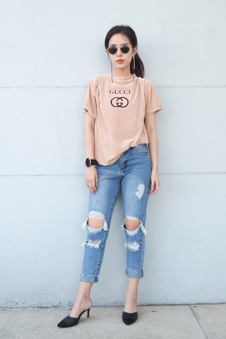 เสื้อยืดคอกลม ผ้ากำมะหยี่ปักลาย สวยๆ ตามรูป