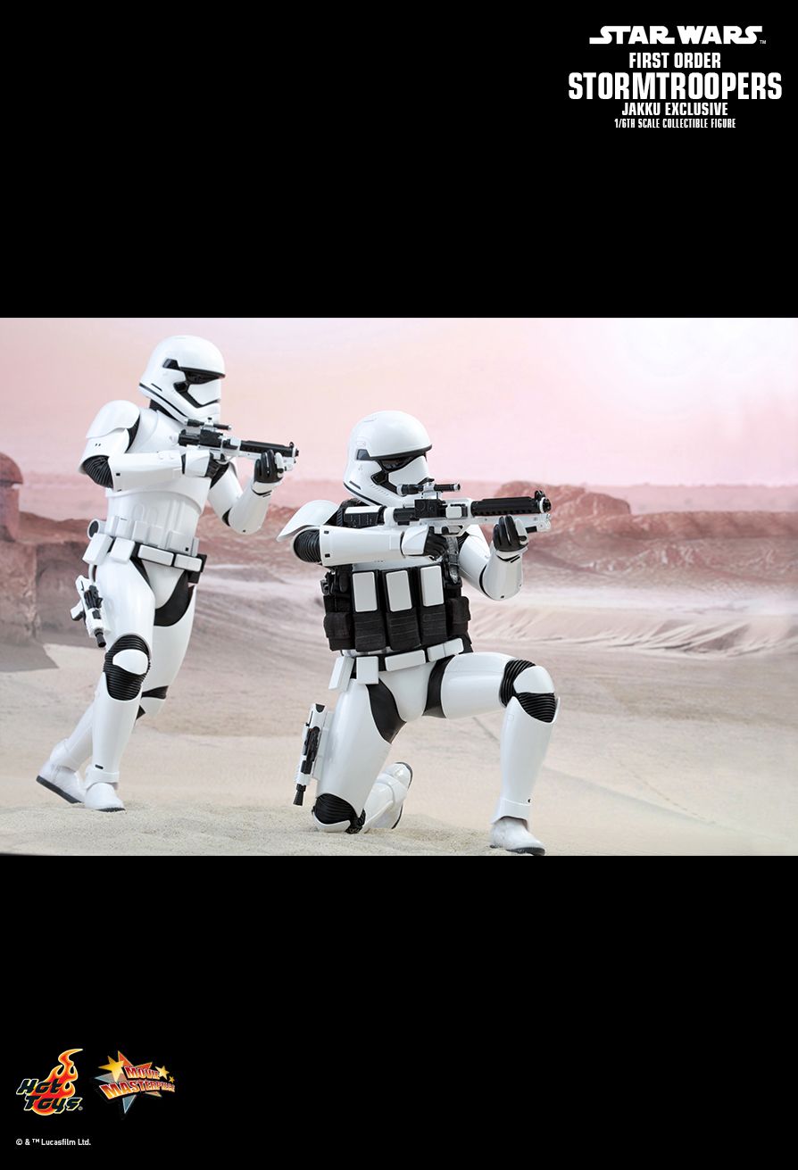 Hot Toys MMS333 STAR WARS: THE FORCE AWAKENS - FIRST ORDER STORMTROOPER (JAKKU EXCLUSIVE)