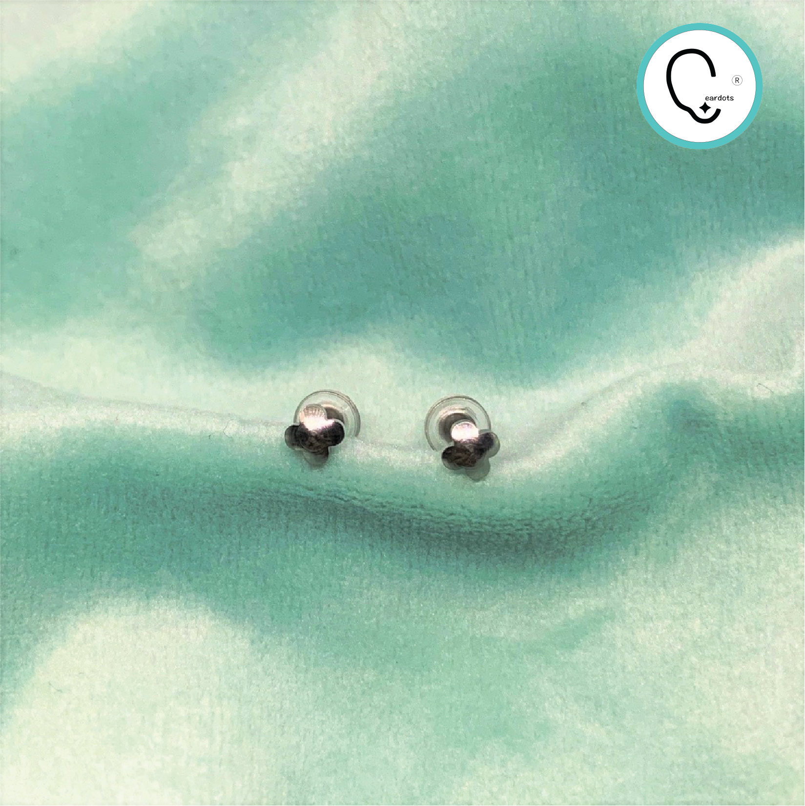 (ส่งฟรี แถมฟรีแป้นหมุด) ต่างหูสำหรับผิวแพ้ง่ายแป้นผีเสื้อ สแตนเลสเกรดการแพทย์ 4MM CLOVER สีทอง ปลอดภัย100%_BF03