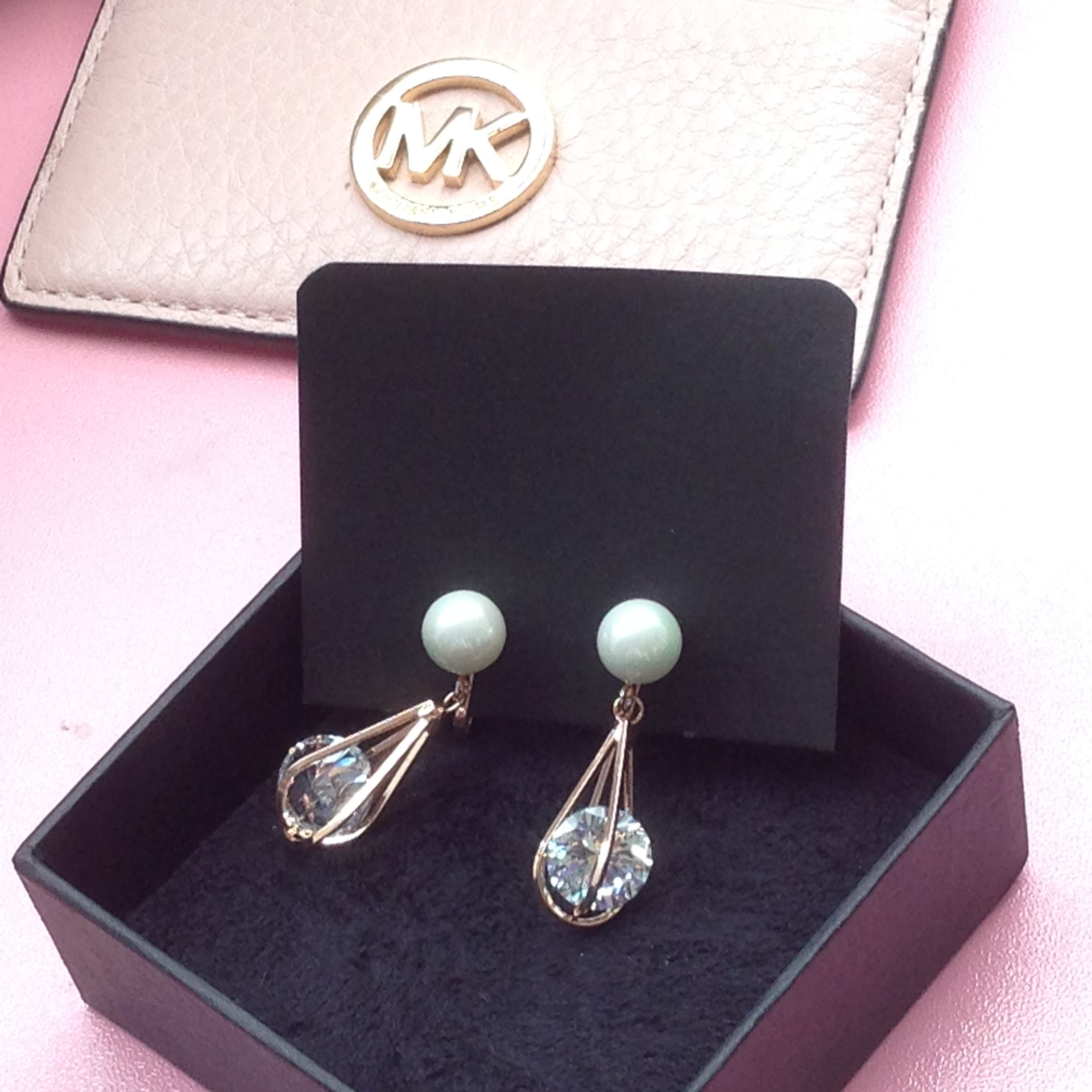 ต่างหูหนีบ Crystal in Maze Clip มีซิลิโคนรอง หนีบไม่เจ็บ เงินแท้92.5% ไม่เจาะหูก็สวยได้_EC123