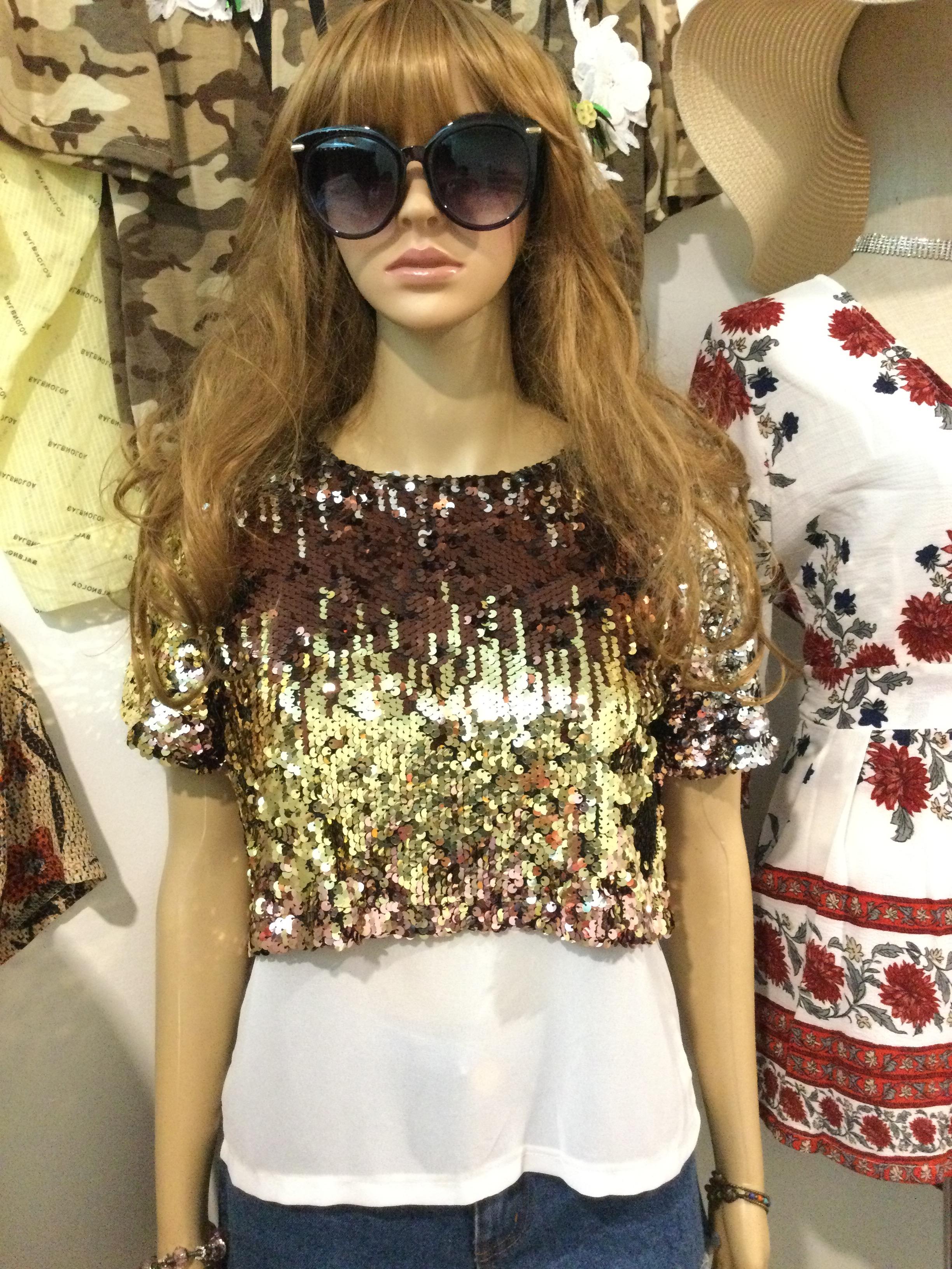 เสื้อปักเลื่อมวิ้งๆ สีทองแกมน้ำตาล