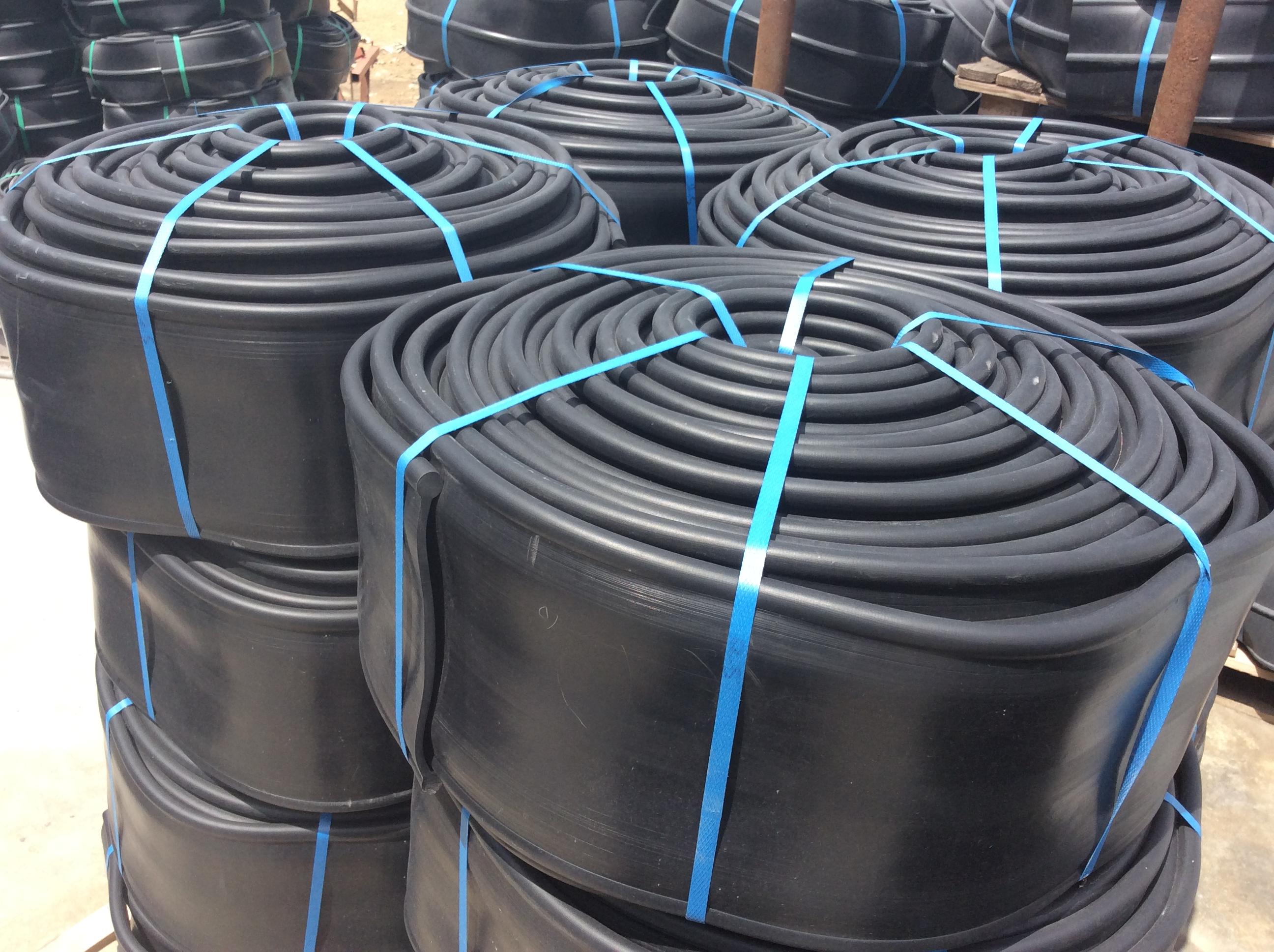 วอเตอร์สต๊อป B8a PVC Waterstop 8 นิ้ว 2 ปุ่ม หนา 5 มม.(25 เมตร)