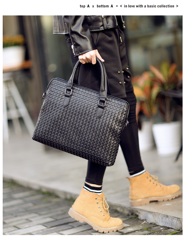 พร้อมส่ง ขายส่งกระเป๋าผู้ชายถือ นักธุรกิจใส่เอกสาร ลายสานแฟชั่นเกาหลี รหัส Man-9212 สีดำ 2 ใบ