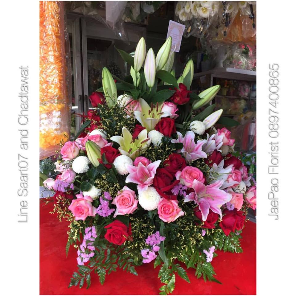 กระเช้าดอกไม้สด (Flower Basket)