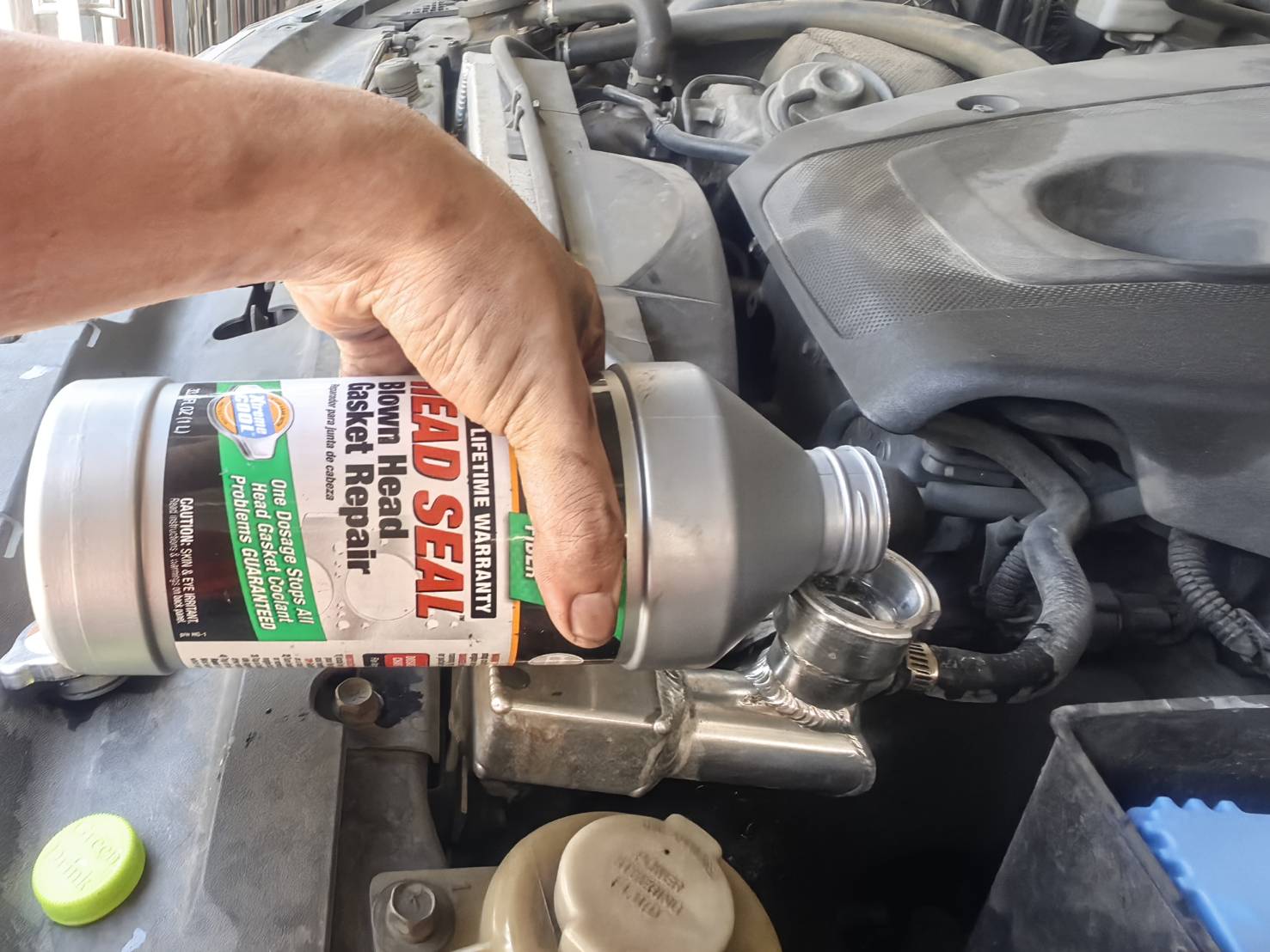 CARE24 น้ำยาซ่อมปะเก็นฝาสูบแตก ฝารา้ว เสื้อร้าว แก้น้ำดัน มีฟองอากาศดันน้ำในหม้อน้ำ Made in USA