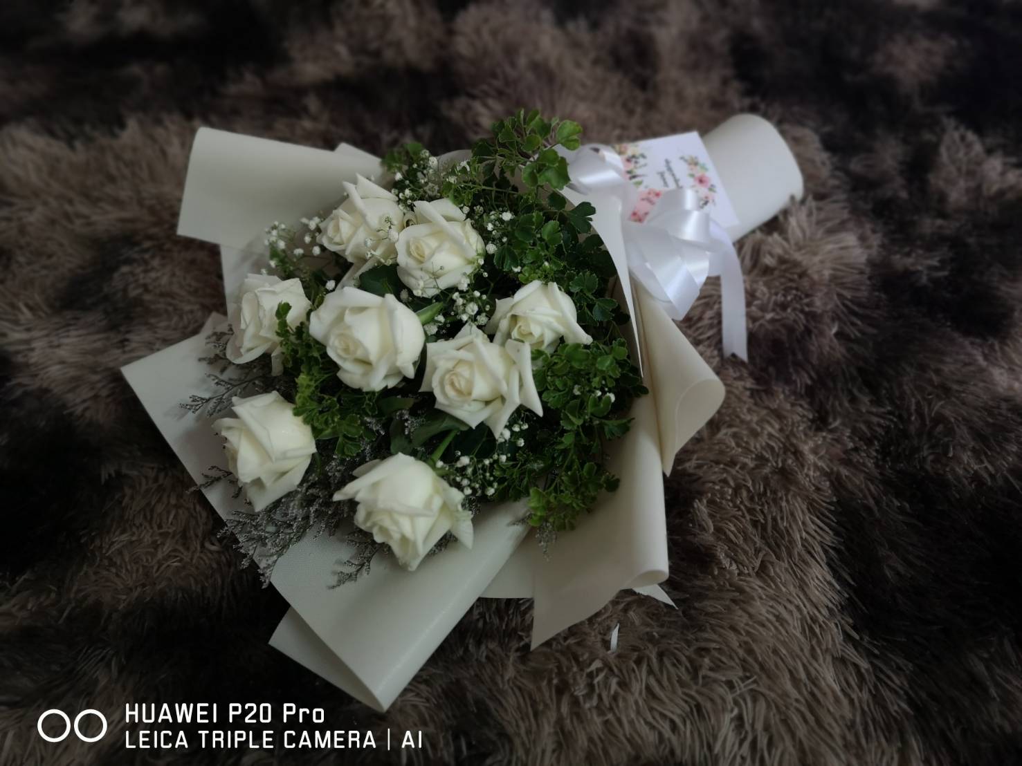 ช่อดอกกุหลาบขาว 7-8 ดอก มอบอวยพรวันเกิดคนรู้ใจ วันครบรอบ เป็นของขวัญแสนพิเศษ