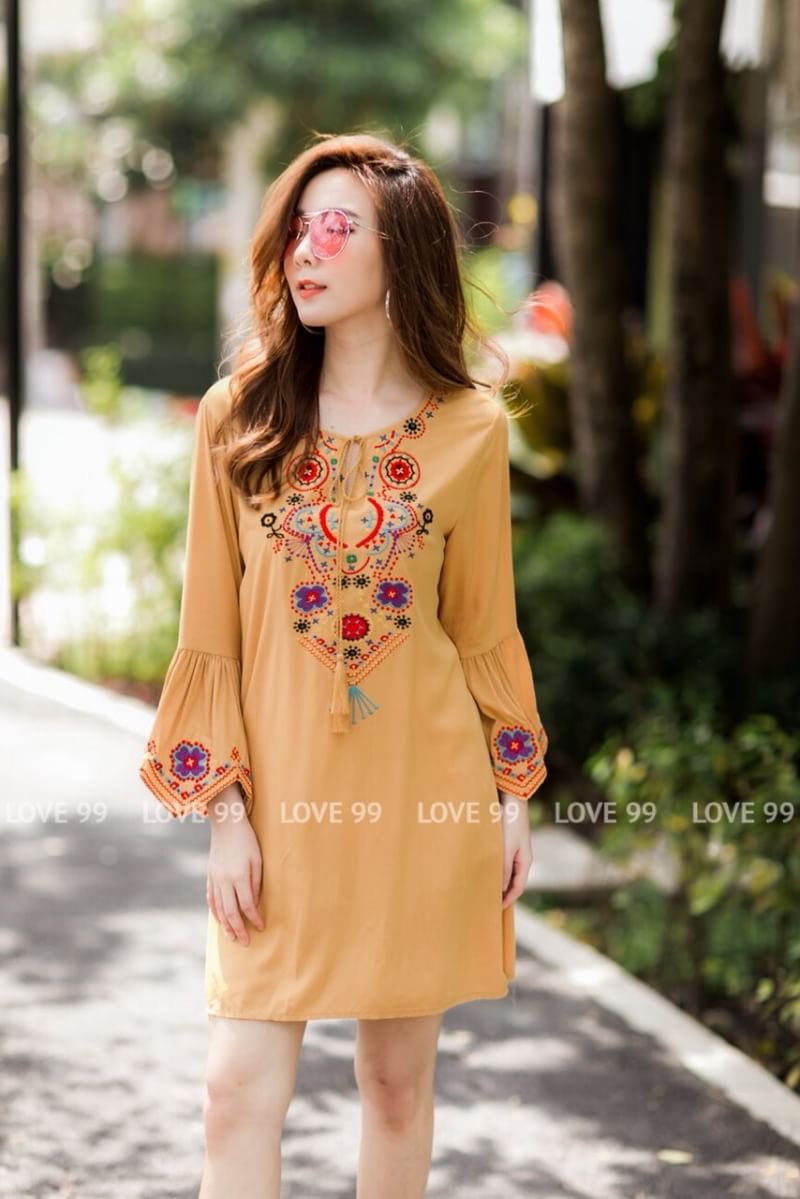 เดรสโบฮีเมียนแขนกระดิ่ง