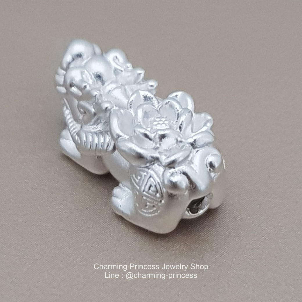 ปี่เซี๊ยะ ชาร์มปี่เซี๊ยะ เงินแท้ 99.99% ประดับดอกไม้ ตัวคั่นสร้อยข้อมือ ชาร์มเงินแท้ 99.99% ขนาด กว้าง 7 มม ยาว 17 มม
