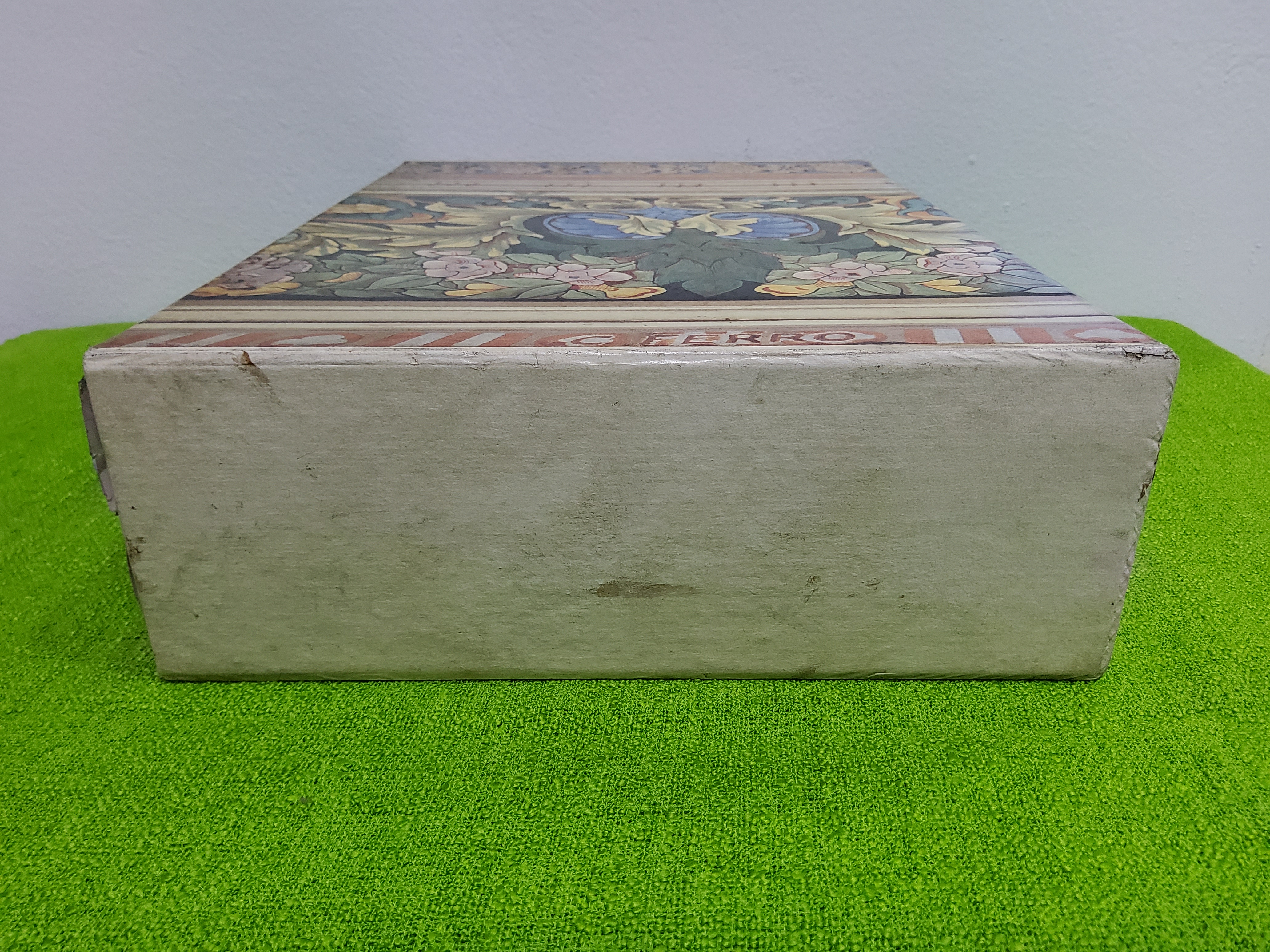Boxset หนังสือจิตรกรรมและประติมากรรมแบบตะวันตกในราชสำนัก ชุด 2 เล่ม / พิมพ์ 1 2535 ปกแข็งหุ้มผ้า