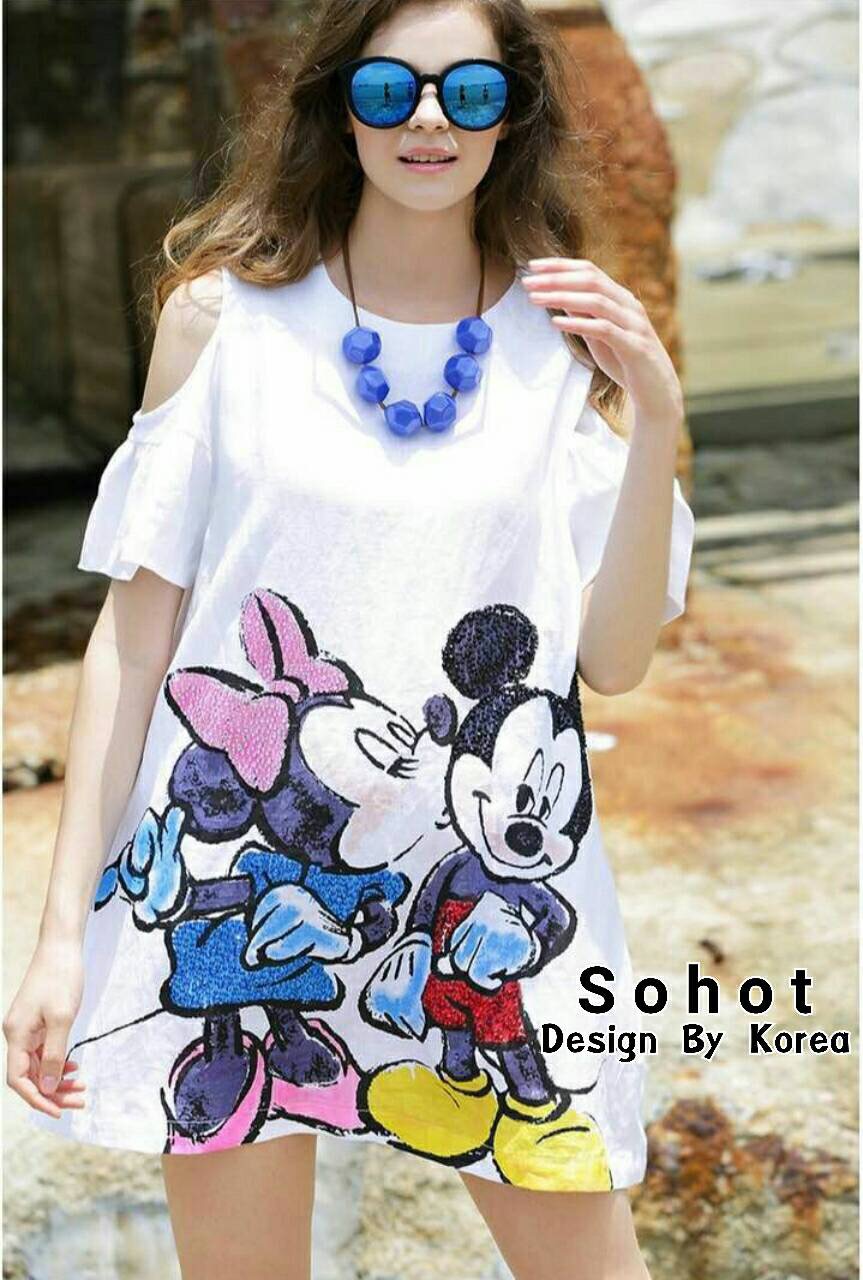 New Arrival เดรสมิกกี้เม้าท์น่ารักฝุดๆ คร้า เดรสผ้าเนื้อลินินด้านในรัดซับติดกับตัวผ้าไม่บางค่ะ เนื้อดีมากๆ ขอบอก ดีเทลแขนเว้าปลายแขนระบาย สกรีนลายมิกกี้เม้าท์ประดับเพชรสีๆ อย่างดี สาวๆ ห้ามพลาดนะค่ะงานจริงสวยมว๊ากกก