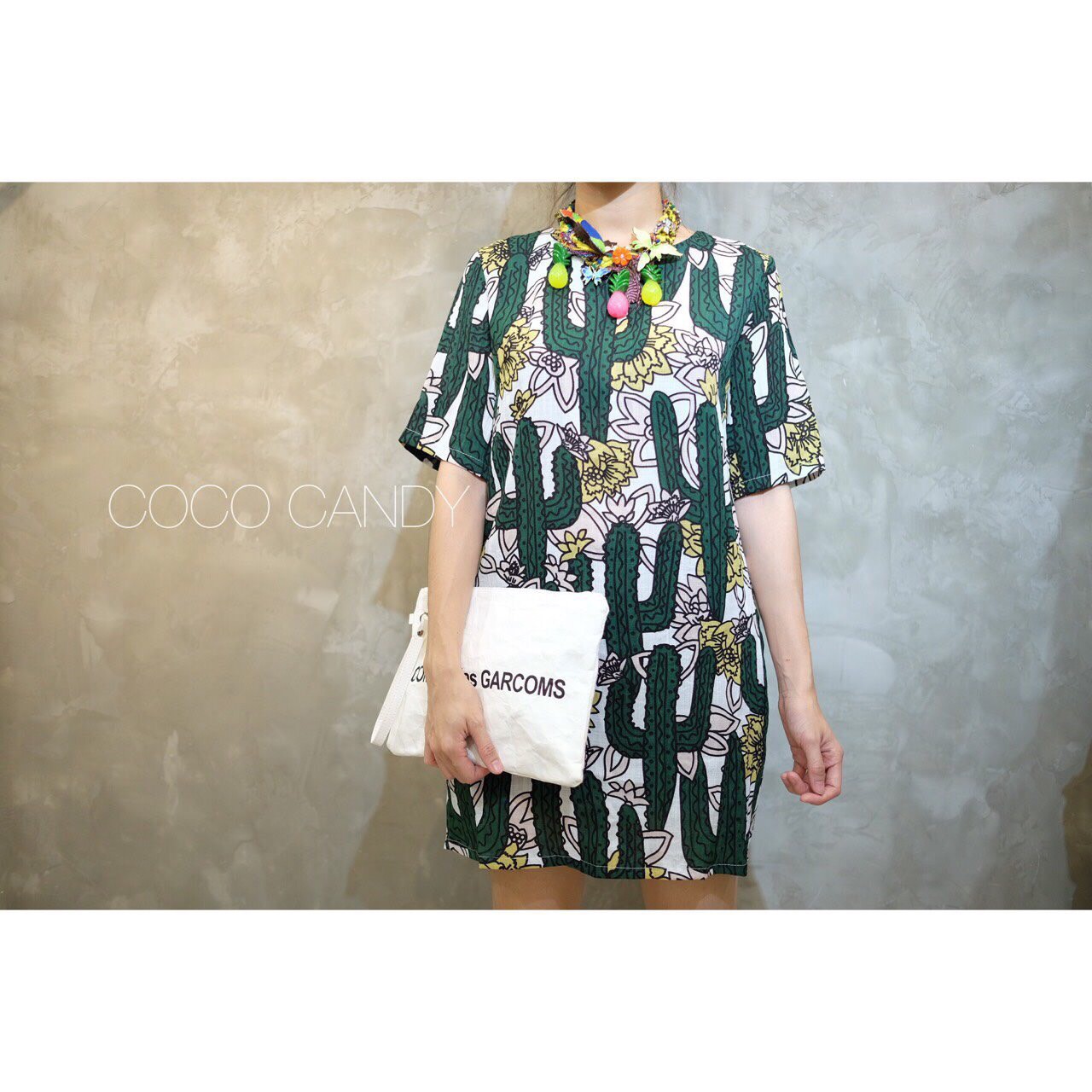 เดรสสั้น ผ้าพิมพ์ลายตะบองเพชร มีซิปหลัง