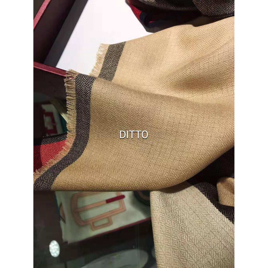 ผ้าพันคอ ผ้าคลุมไหล่ BURBERRY